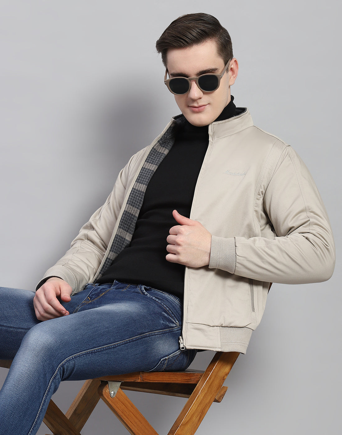 Men Beige Solid Stand Collar Full Sleeve Jacket