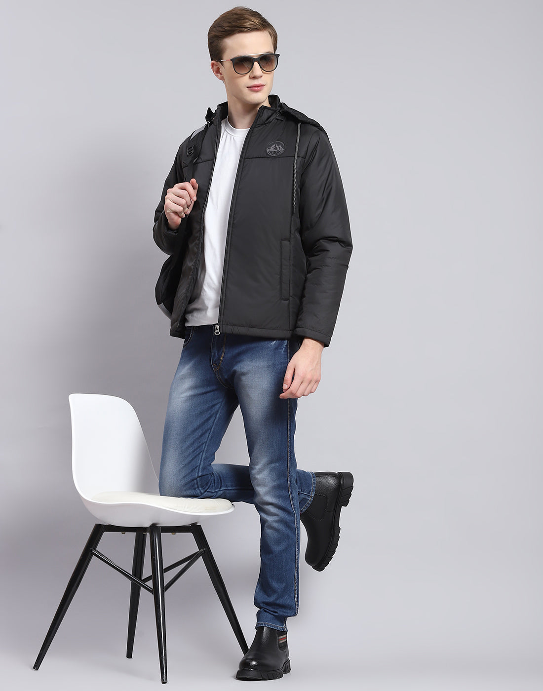 Men Black Solid Hooded Full Sleeve Jacket