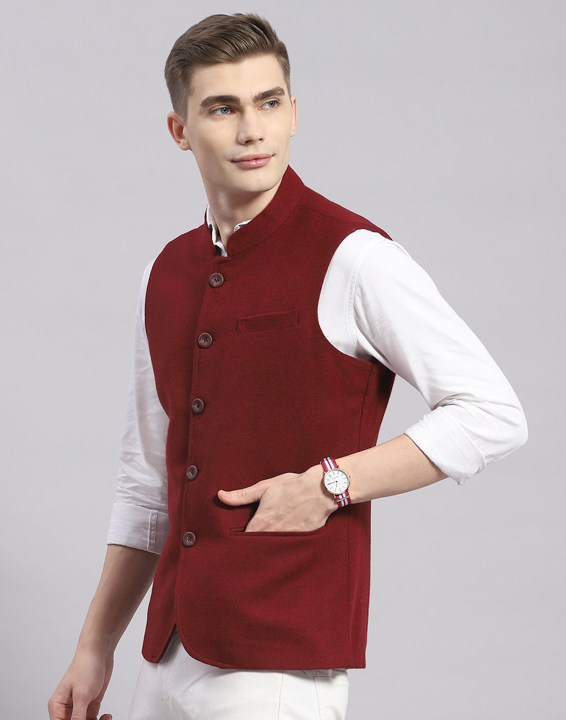 Men Maroon Solid Mandarin Collar Sleeveless Nehru Jacket