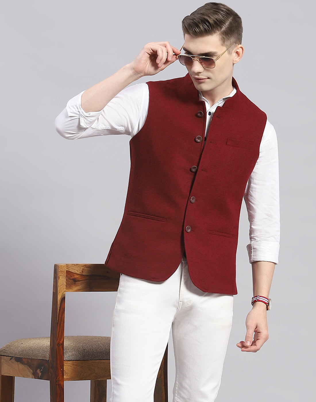 Men Maroon Solid Mandarin Collar Sleeveless Nehru Jacket