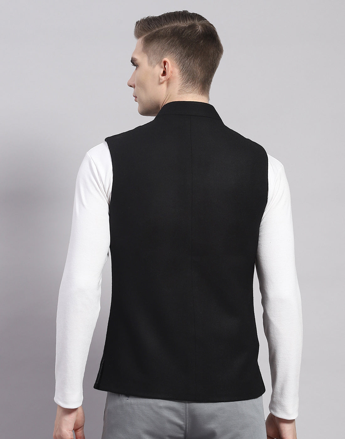 Men Black Solid Mandarin Collar Sleeveless Nehru Jacket