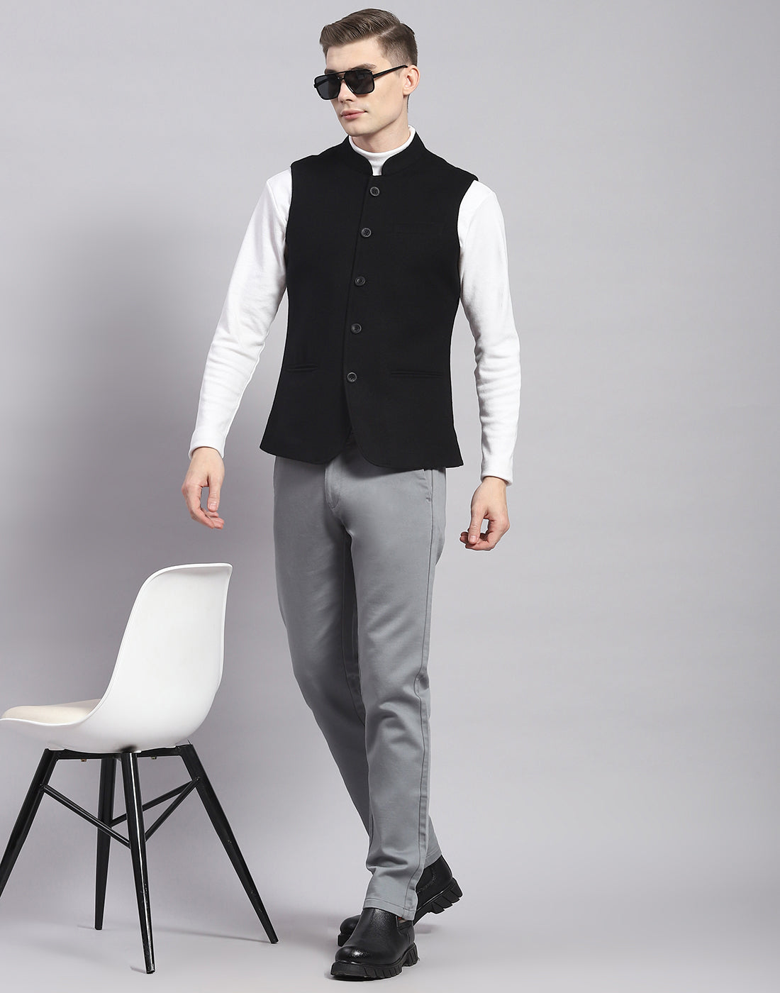 Men Black Solid Mandarin Collar Sleeveless Nehru Jacket