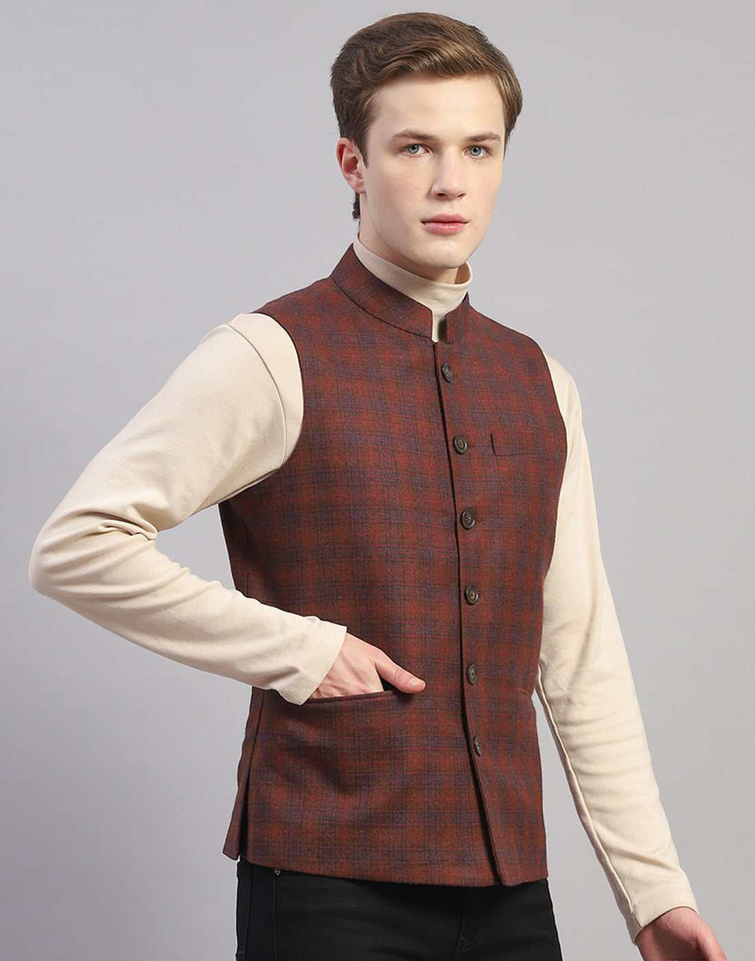 Men Maroon Check Mandarin Collar Sleeveless Nehru Jacket