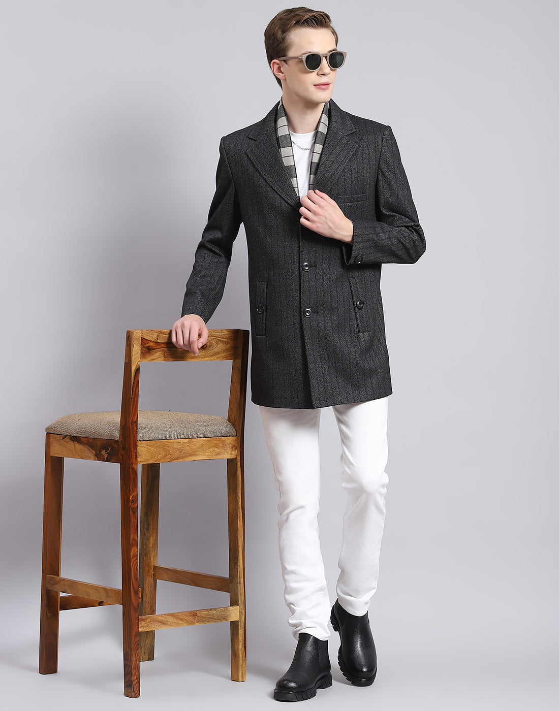 Men Black Stripe Lapel Collar Full Sleeve Coat