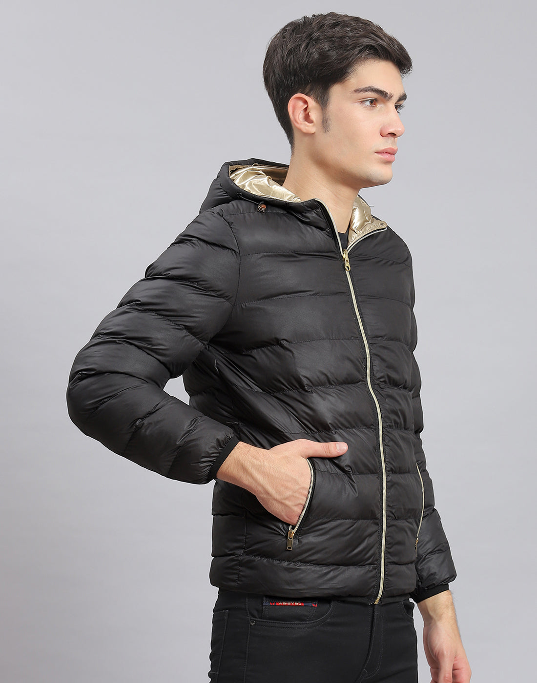 Men Black Solid Hooded Full Sleeve Jacket