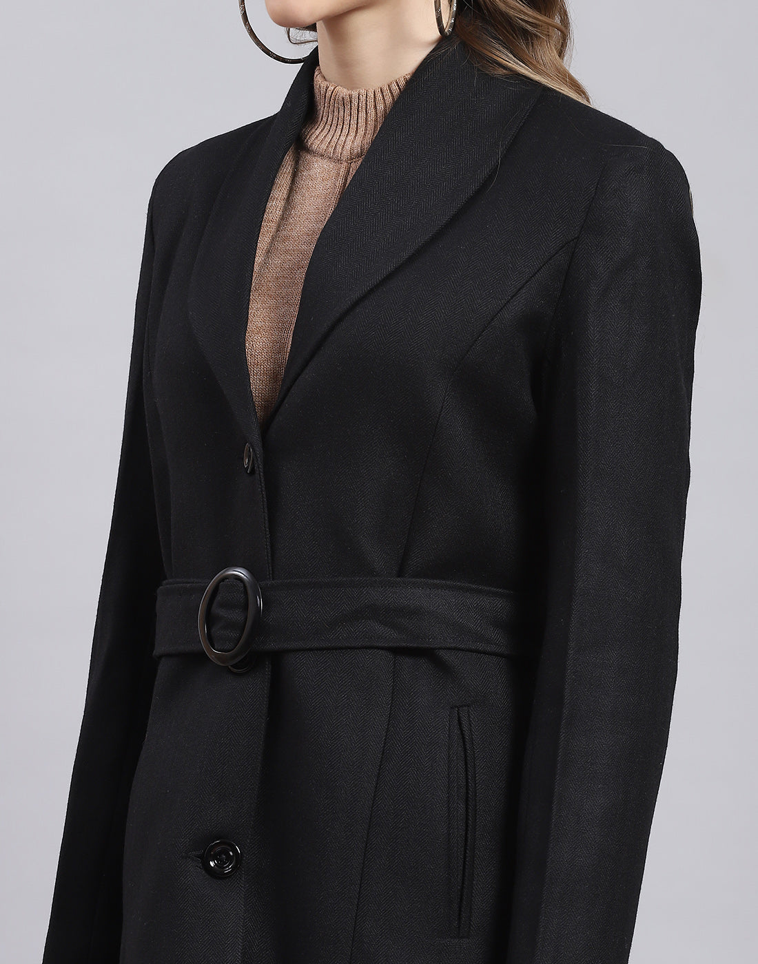 Women Black Solid Lapel Collar Full Sleeve Coat