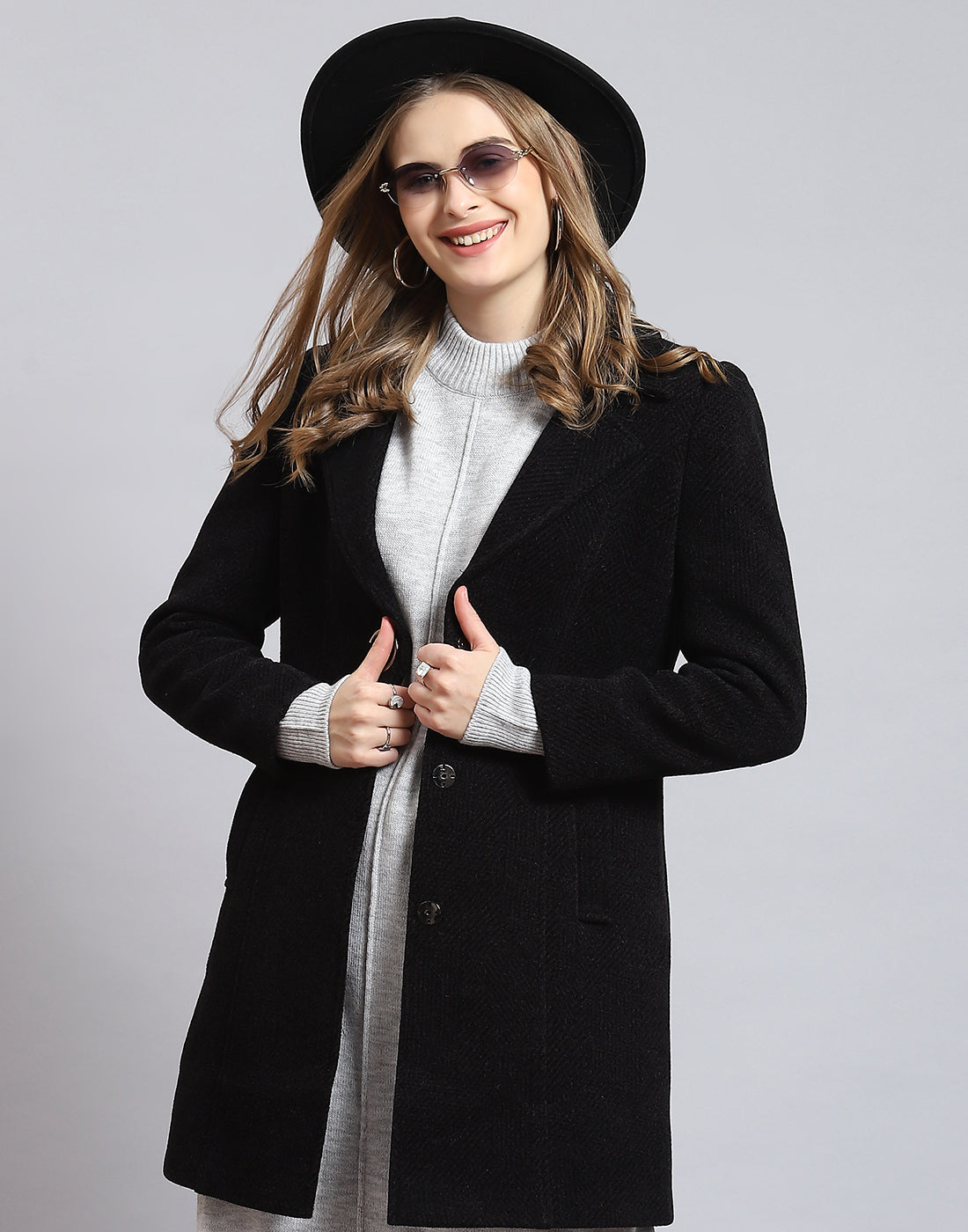 Women Black Solid Lapel Collar Full Sleeve Coat