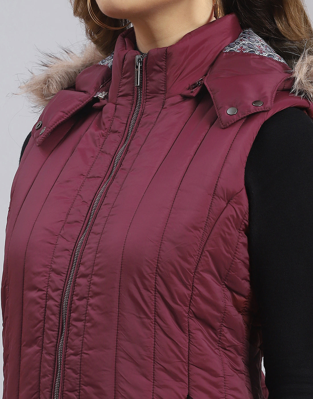 Women Maroon Solid Hooded Sleeveless Jacket