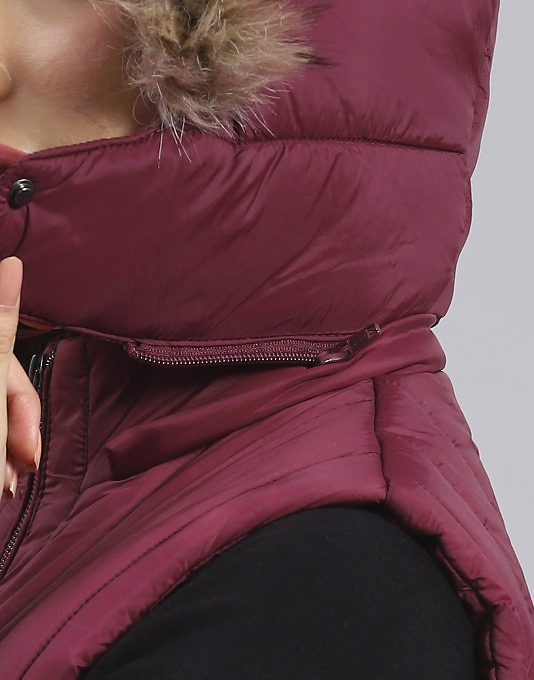 Women Maroon Solid Hooded Sleeveless Jacket