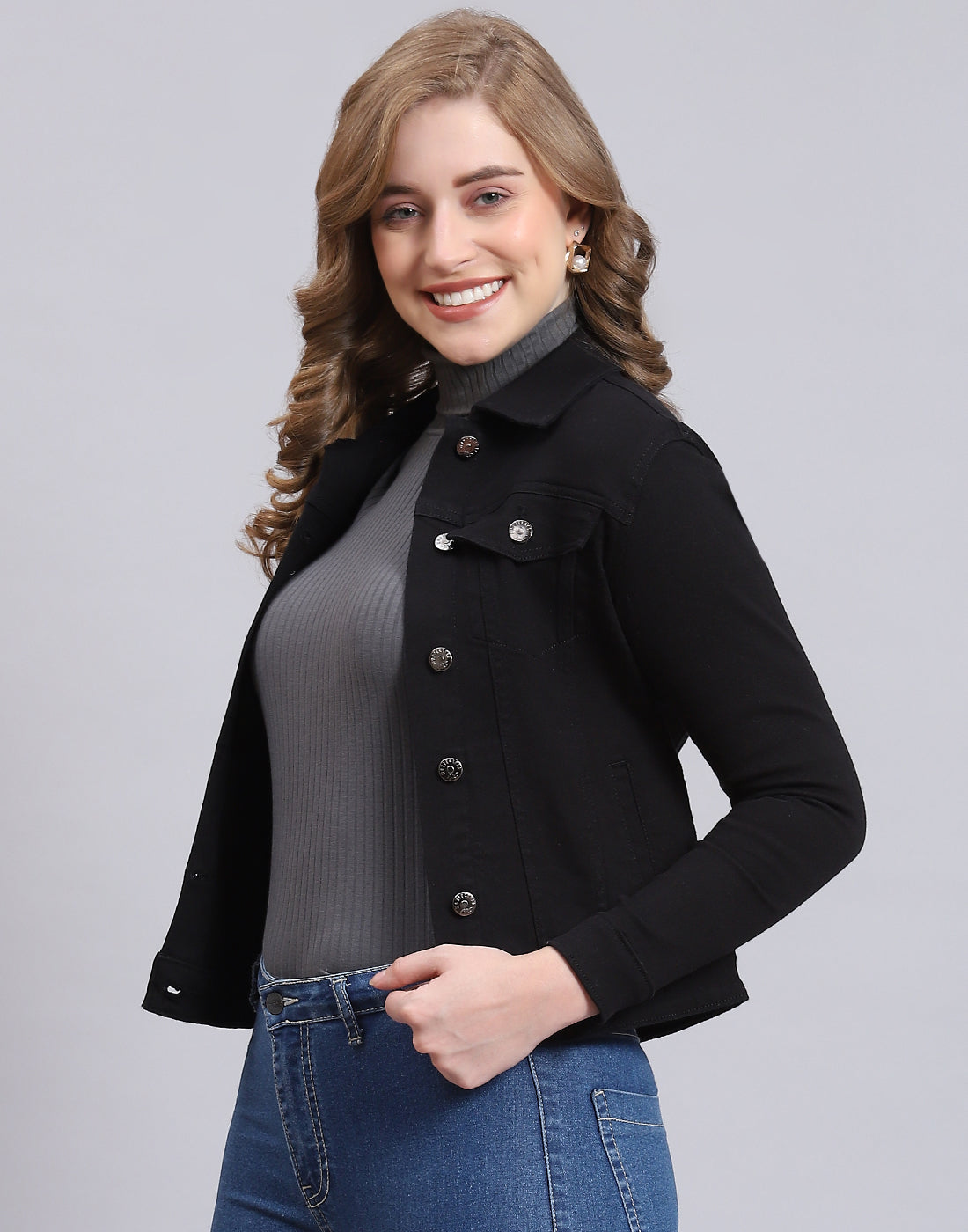 Women Black Solid Collar Full Sleeve Jacket