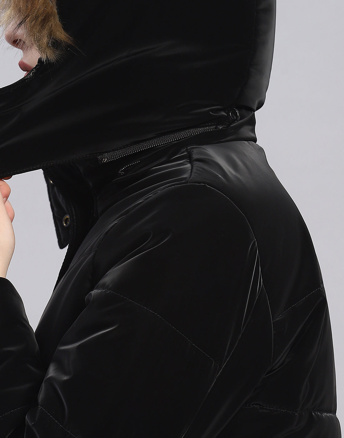 Women Black Solid Hooded Full Sleeve Jacket