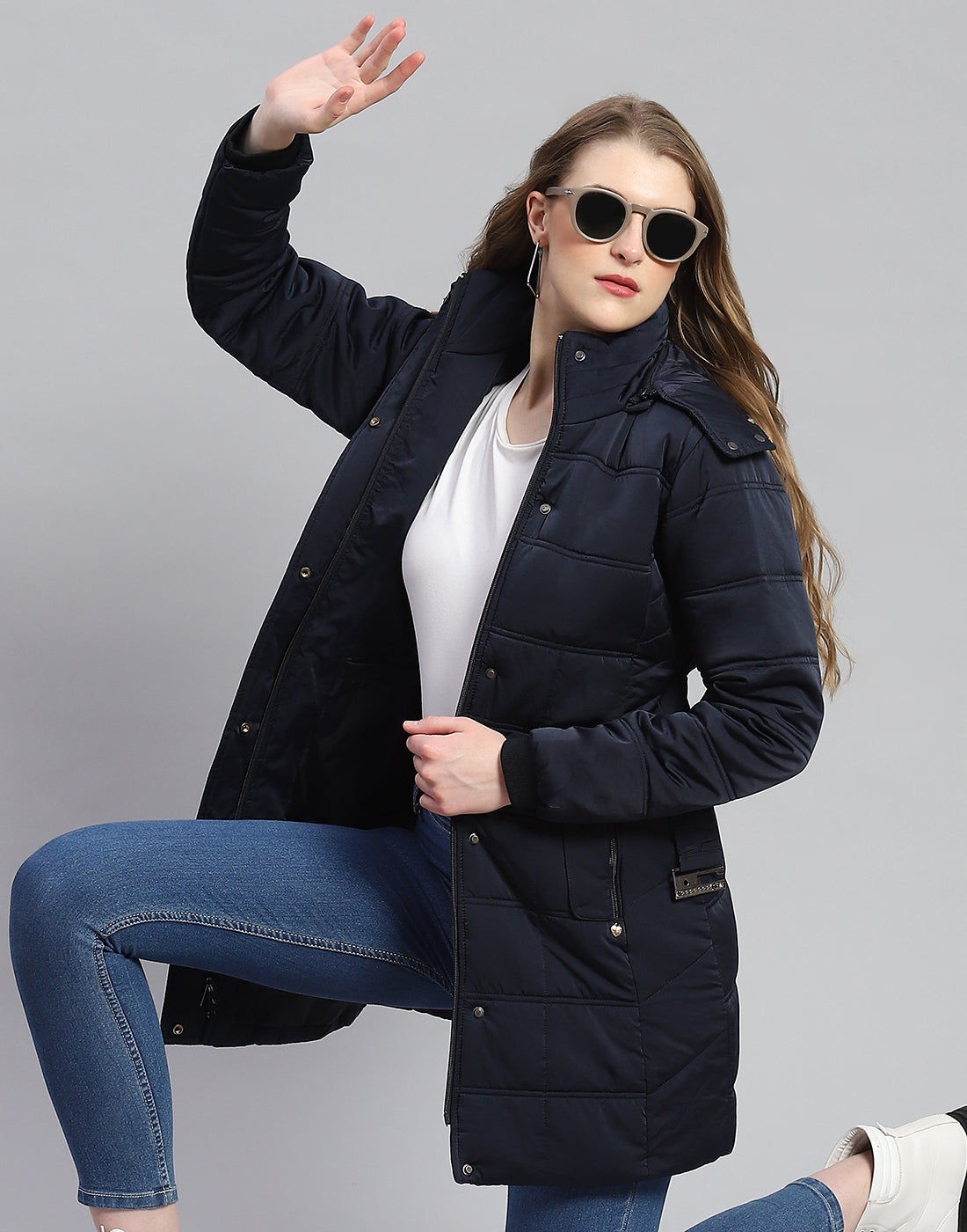 Women Navy Blue Solid Hooded Full Sleeve Jacket