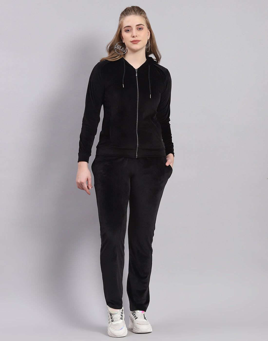 Women Black Solid Hooded Full Sleeve Tracksuit