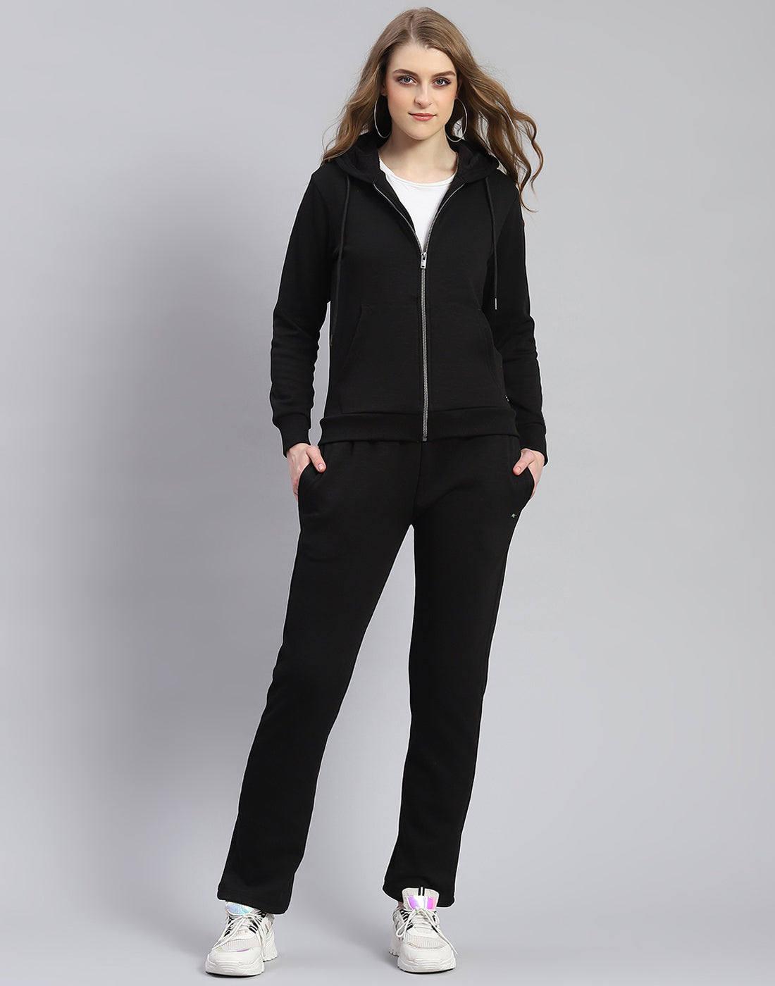 Women Black Solid Hooded Full Sleeve Tracksuit