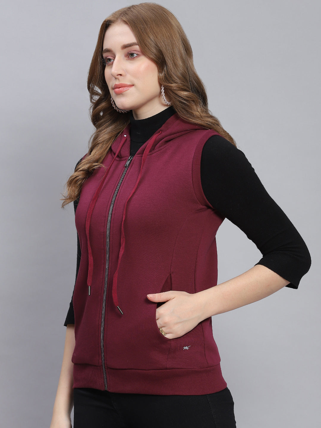 Women Maroon Solid Hooded Sleeveless Sweatshirts