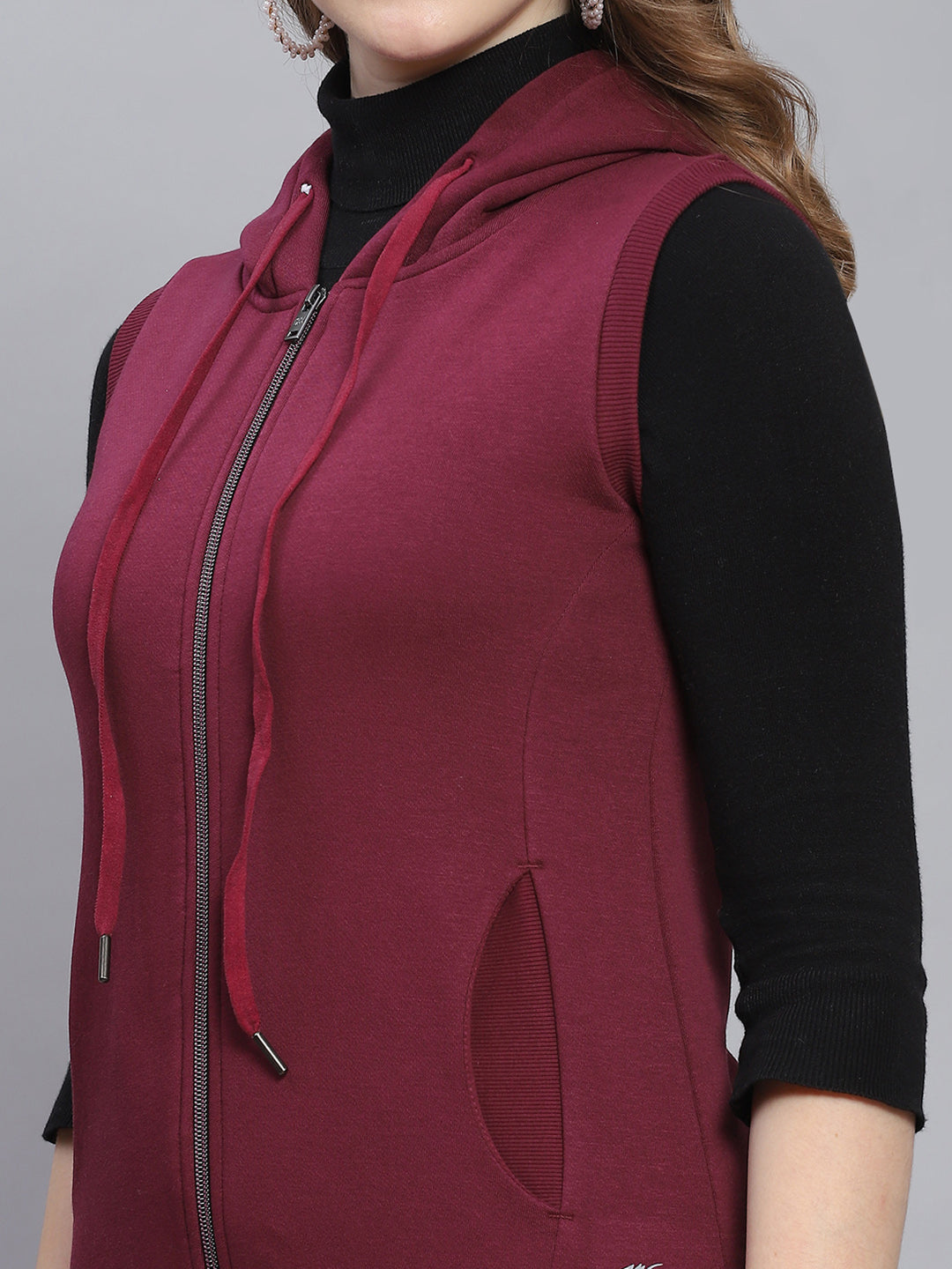 Women Maroon Solid Hooded Sleeveless Sweatshirts