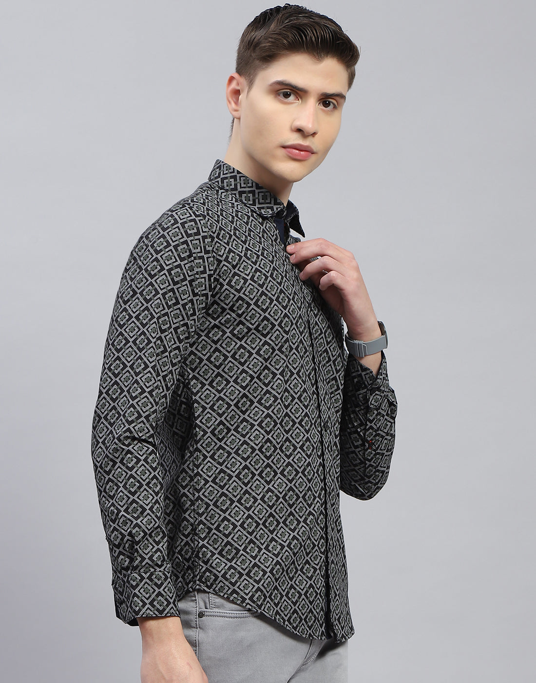 Men Black Printed Spread Collar Full Sleeve Shirt