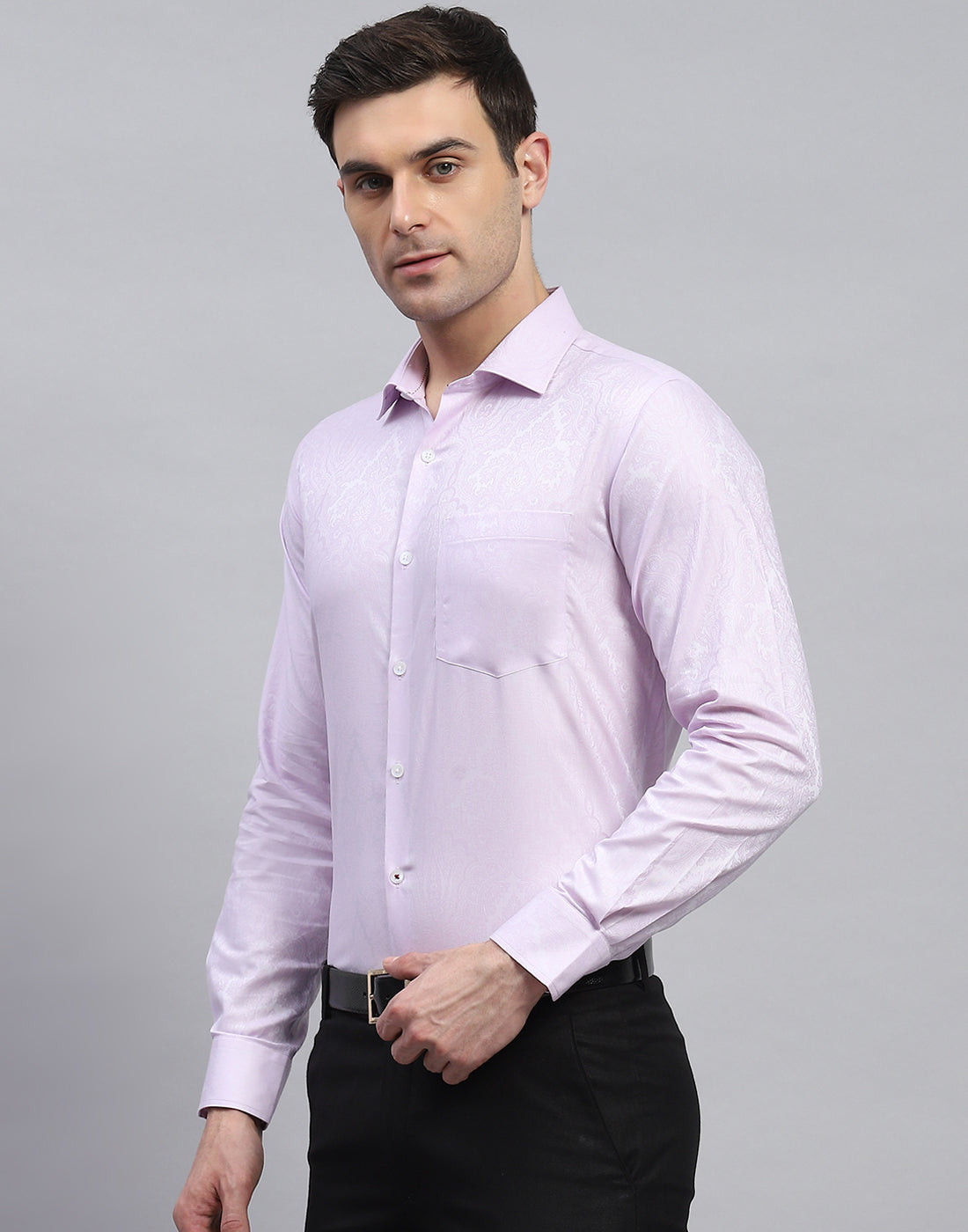 Men Purple Solid Spread Collar Full Sleeve Shirt