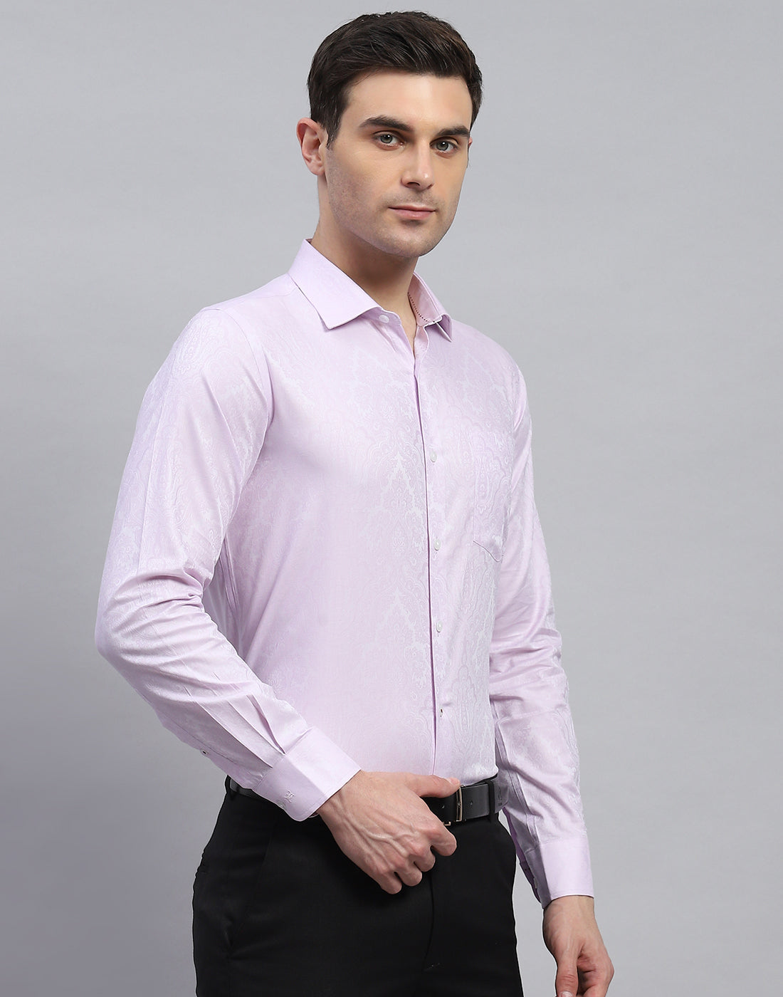 Men Purple Solid Spread Collar Full Sleeve Shirt