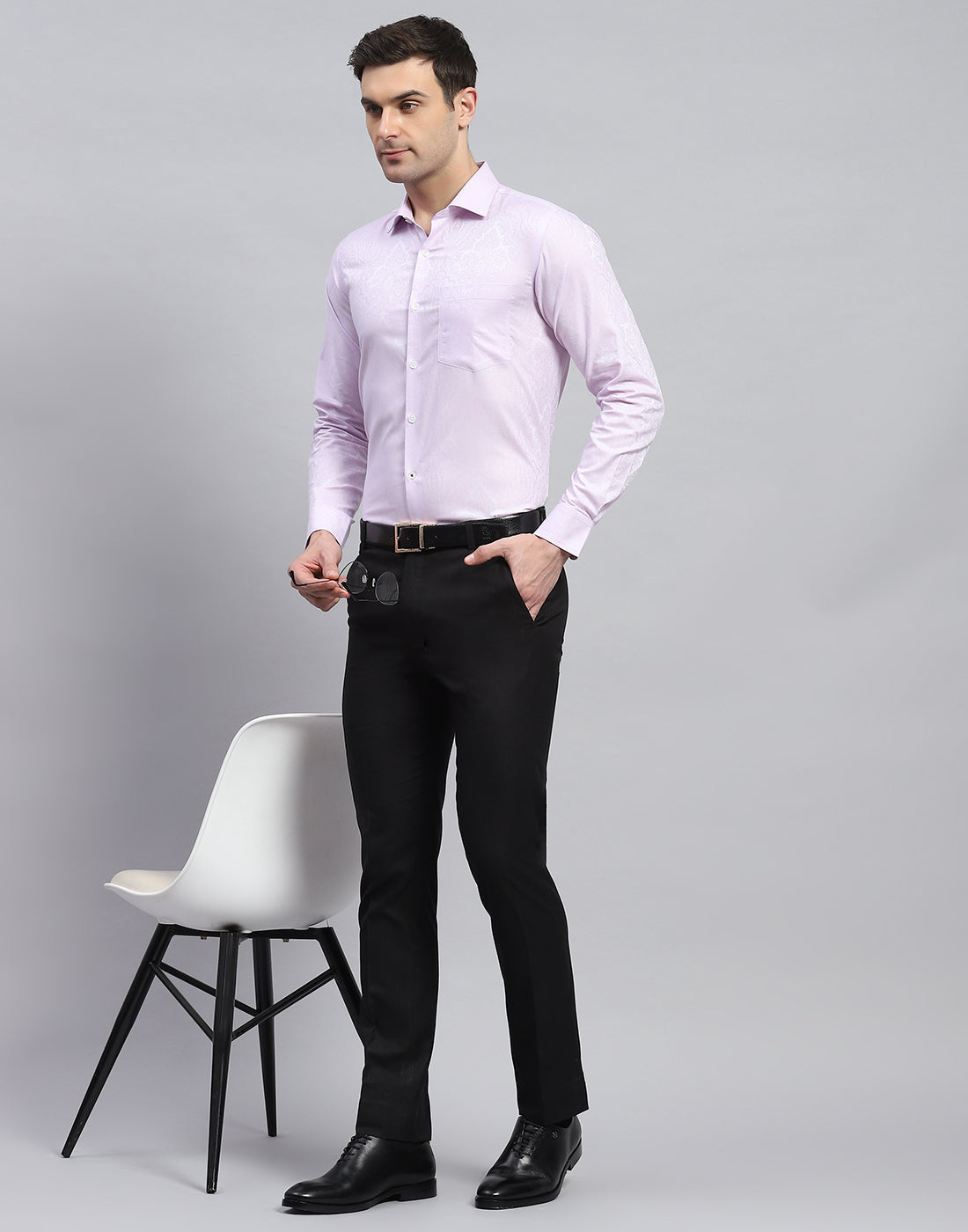 Men Purple Solid Spread Collar Full Sleeve Shirt