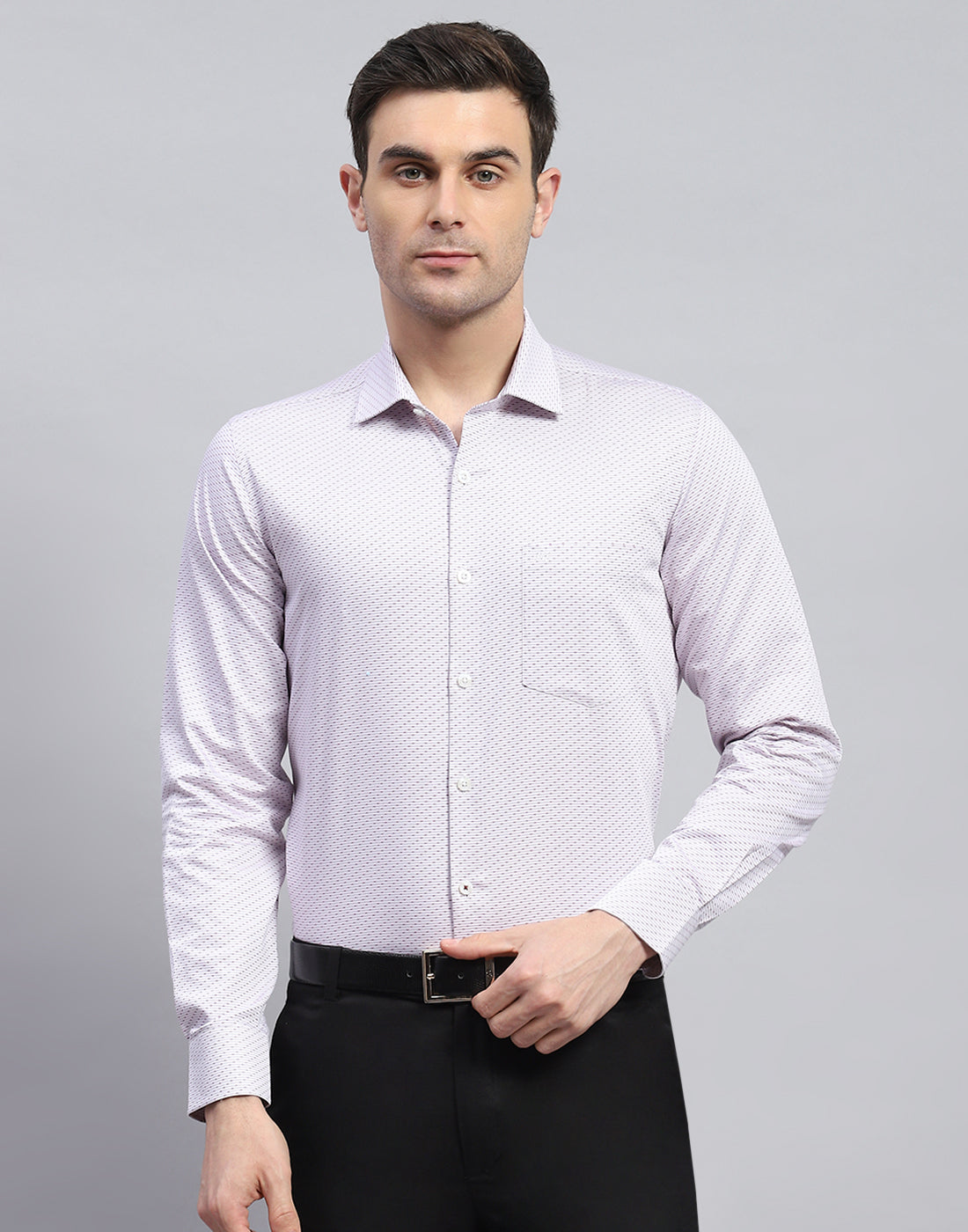 Men Pink Solid Spread Collar Full Sleeve Shirt