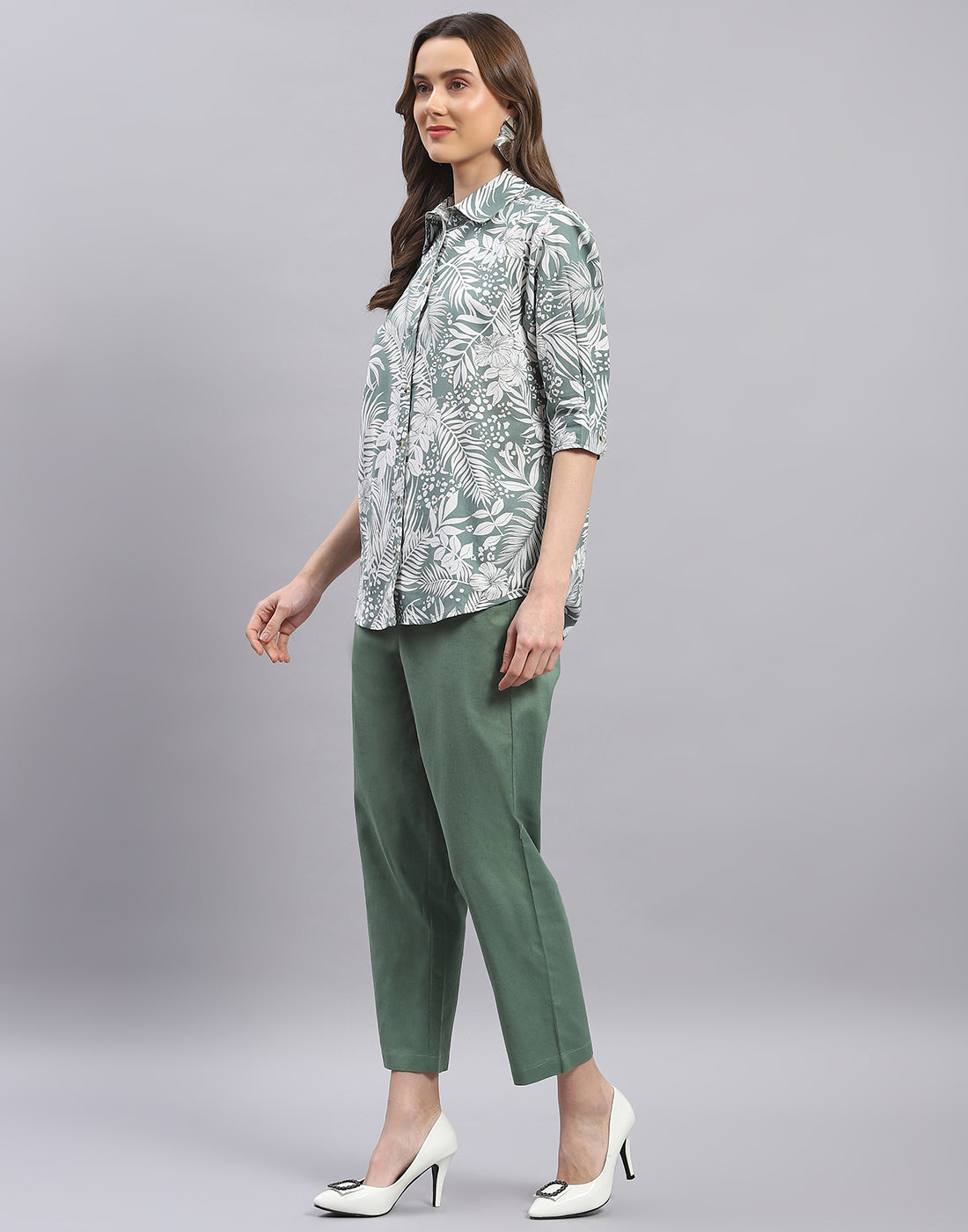 Women Green Printed Spread Collar Half Sleeve Cords Set