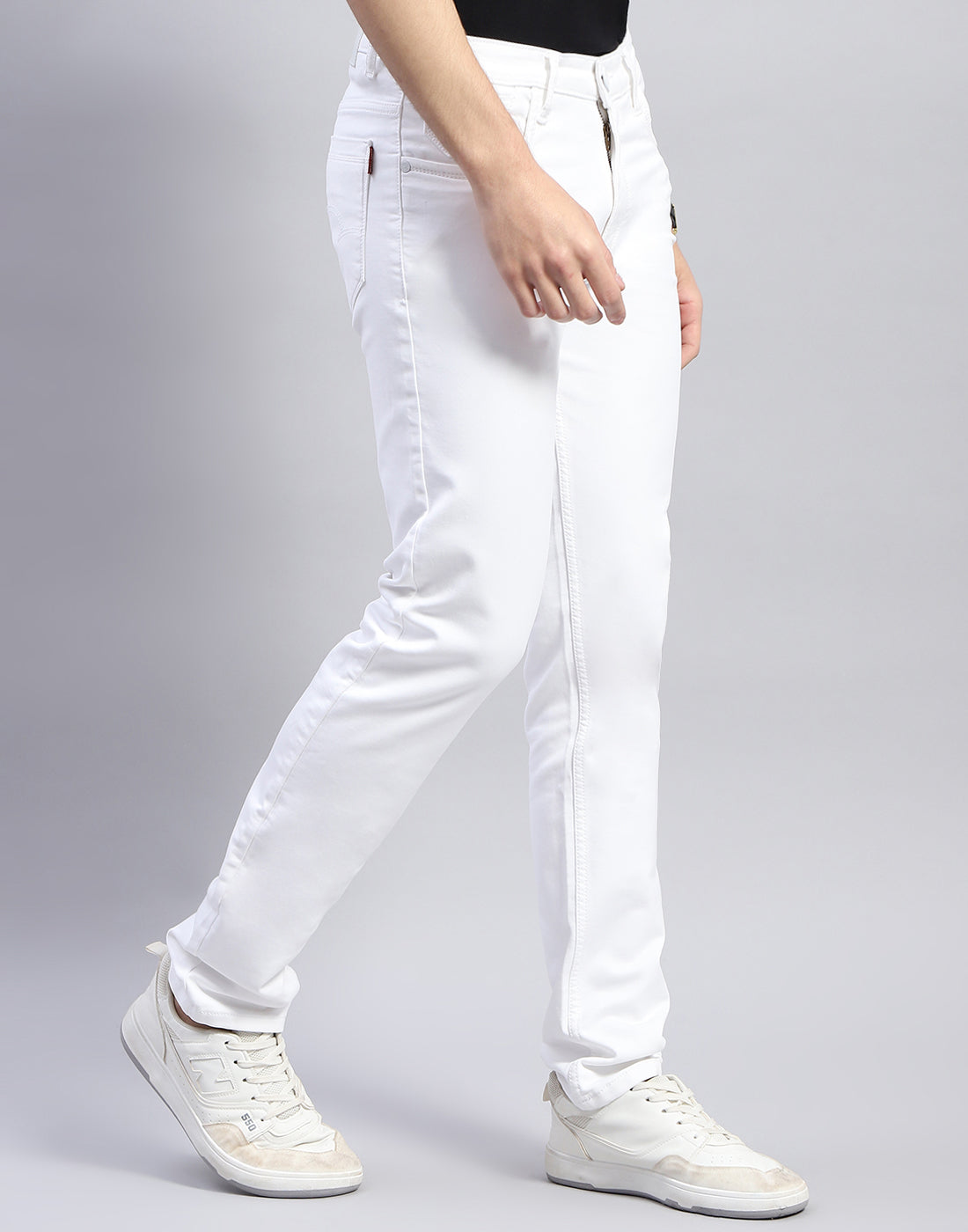 Men White Solid Narrow Fit Denim