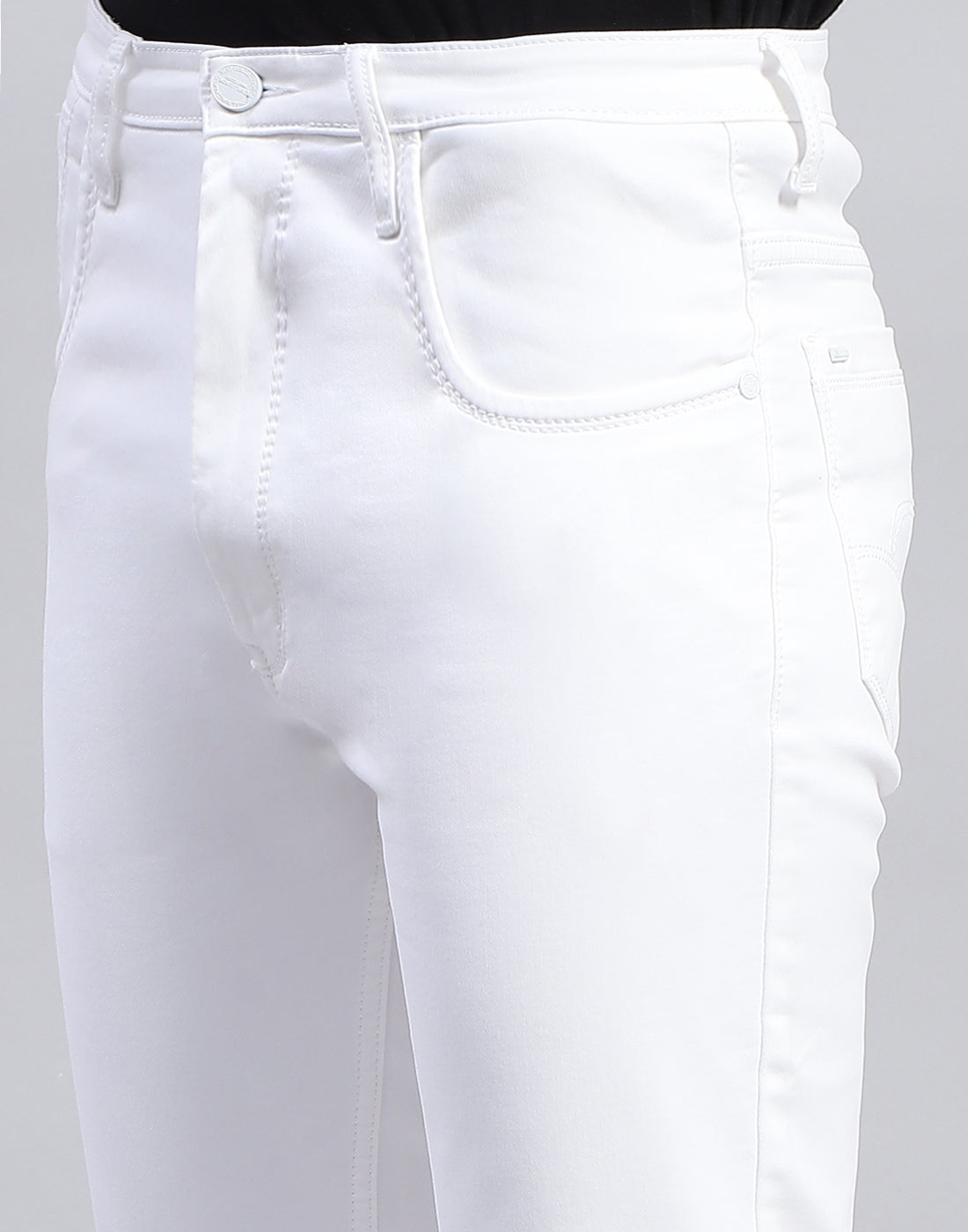 Men White Solid Narrow Fit Denim