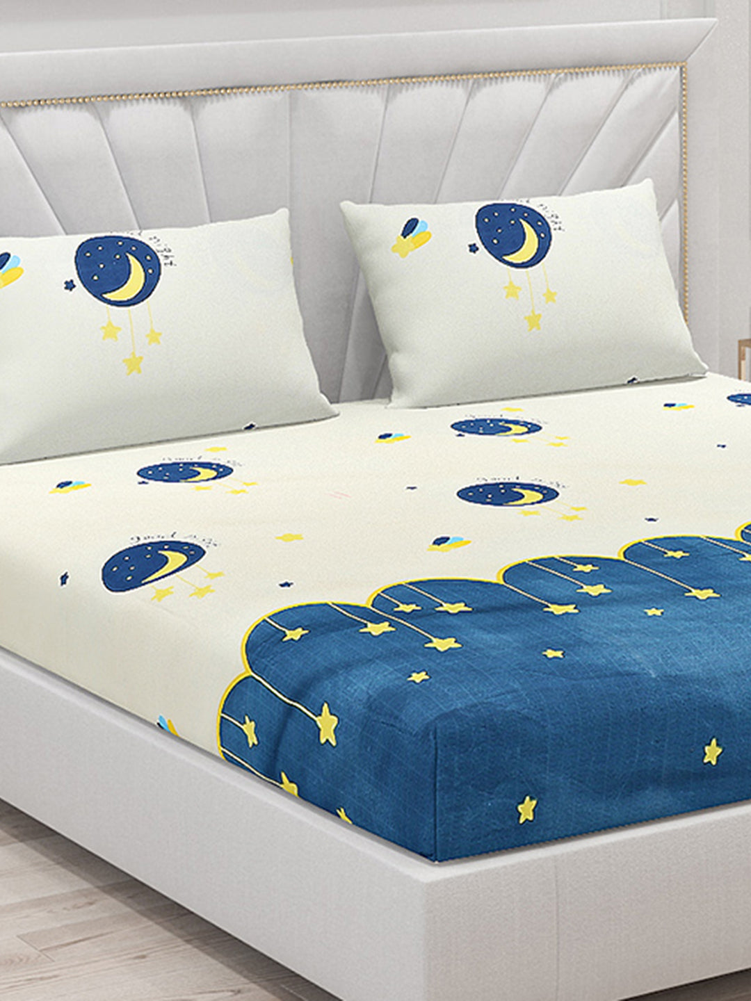 120 GSM  Polyester Double Bed Bedsheet with 2 Pillow Covers