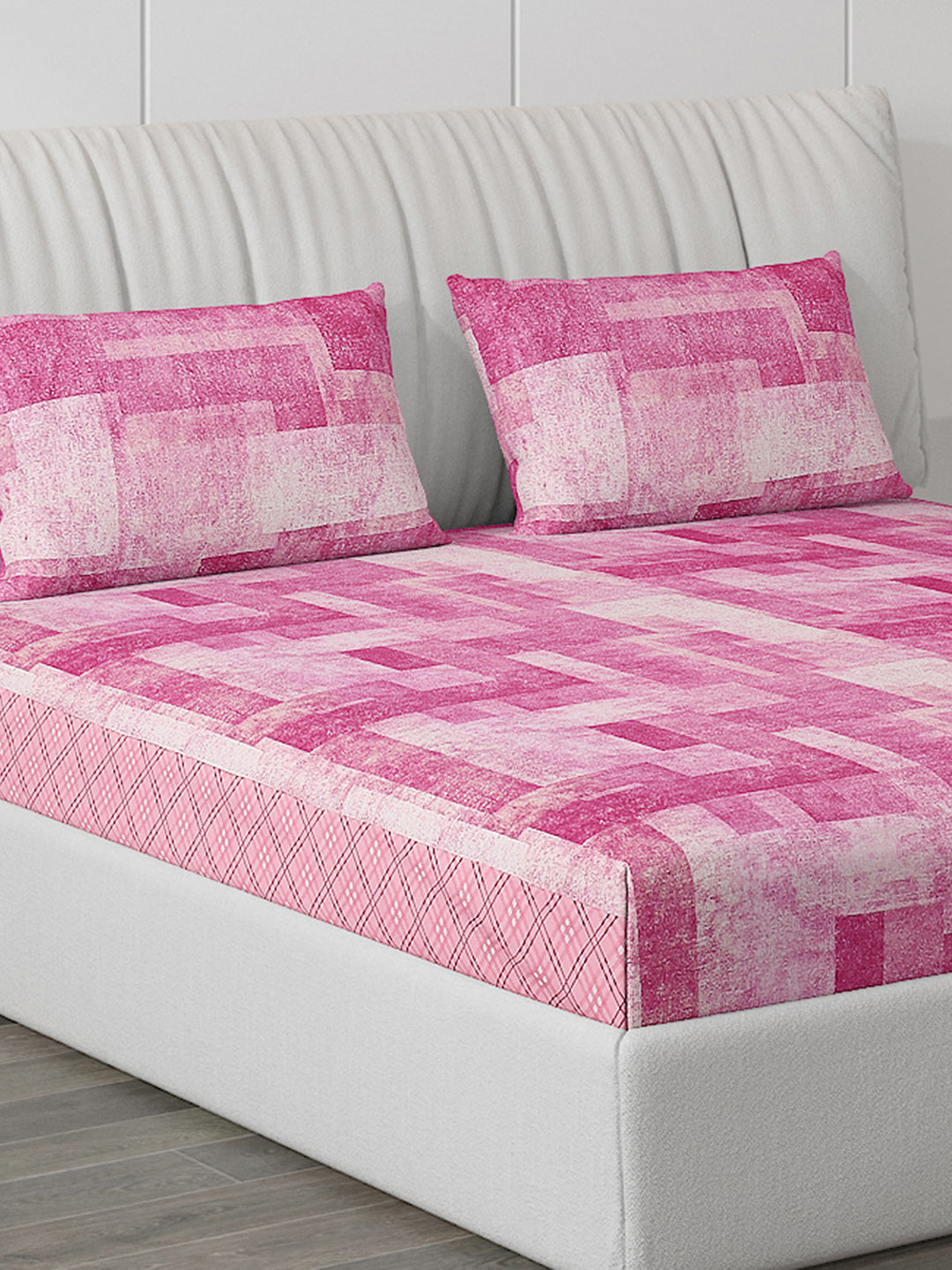 120 GSM  Polyester Double Bed Bedsheet with 2 Pillow Covers