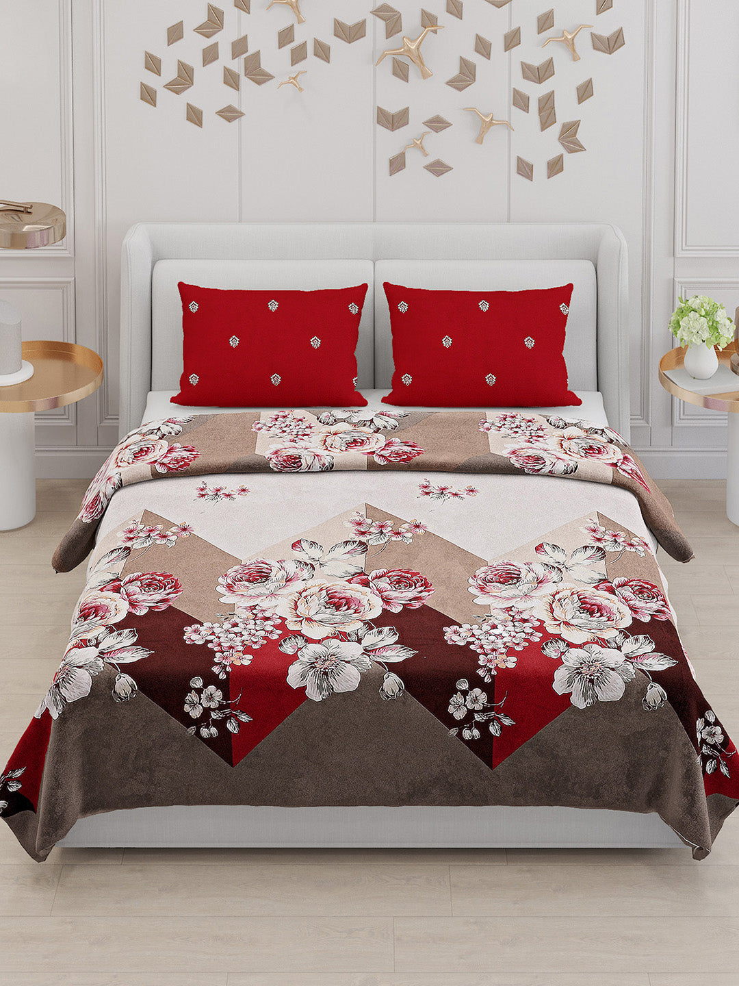 130 GSM Polyester Double Bed Bedsheet with 2 Pillow Covers