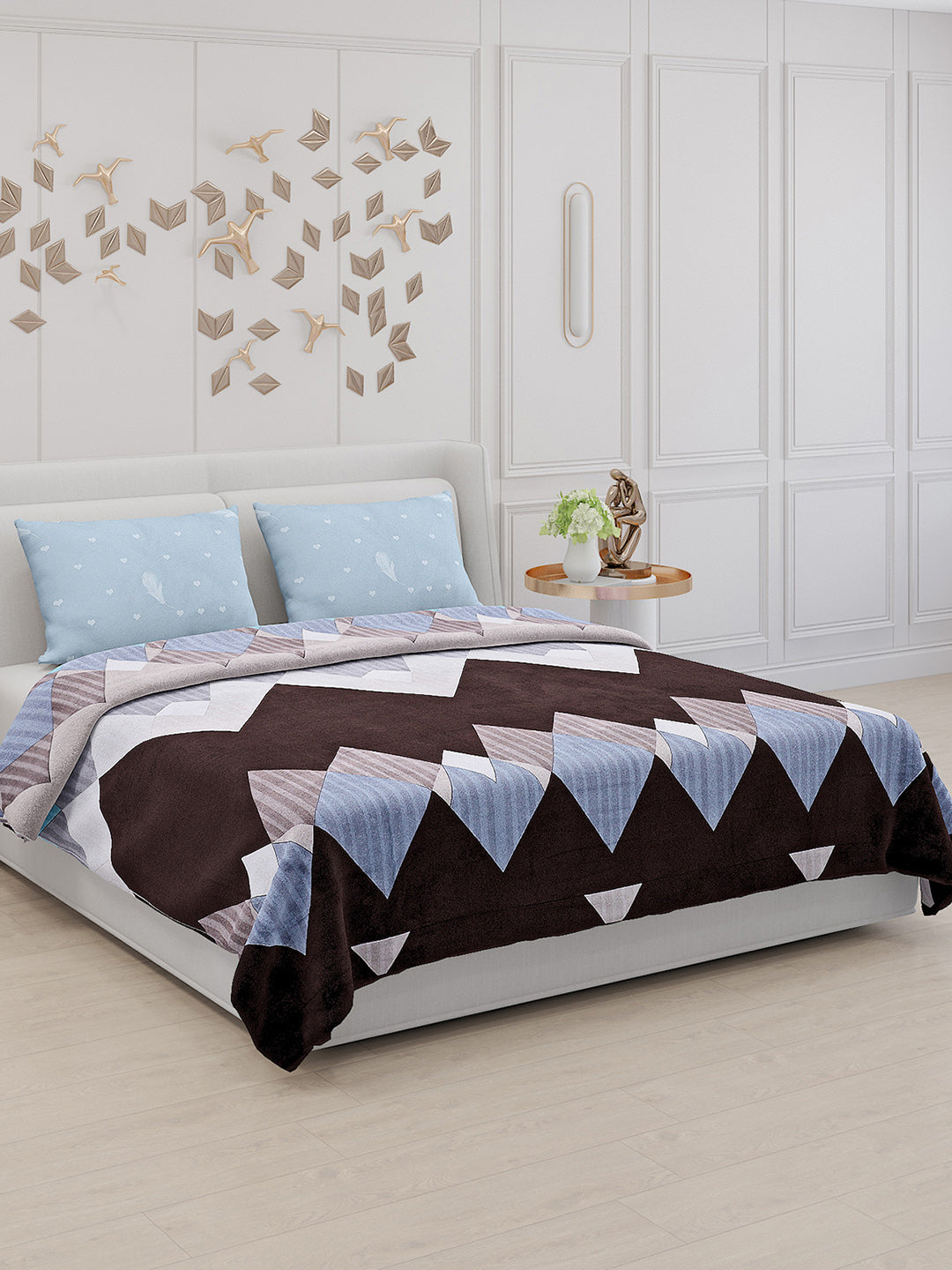 130 GSM Polyester Double Bed Bedsheet with 2 Pillow Covers