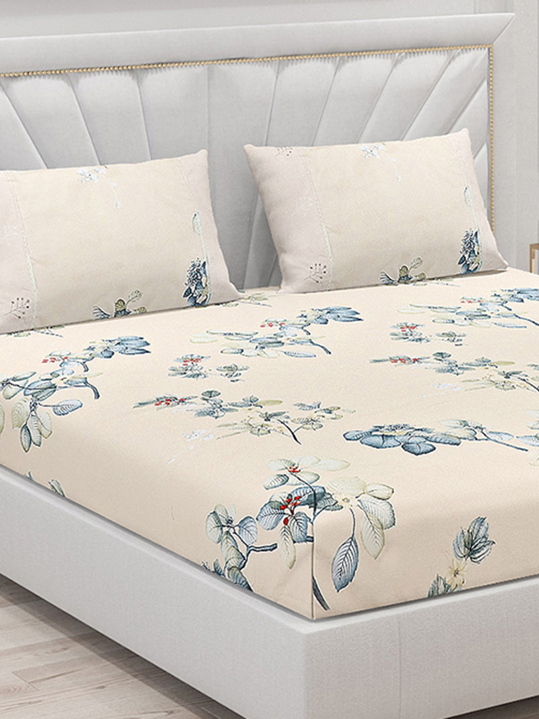 130 GSM Polyester Double Bed Bedsheet with 2 Pillow Covers