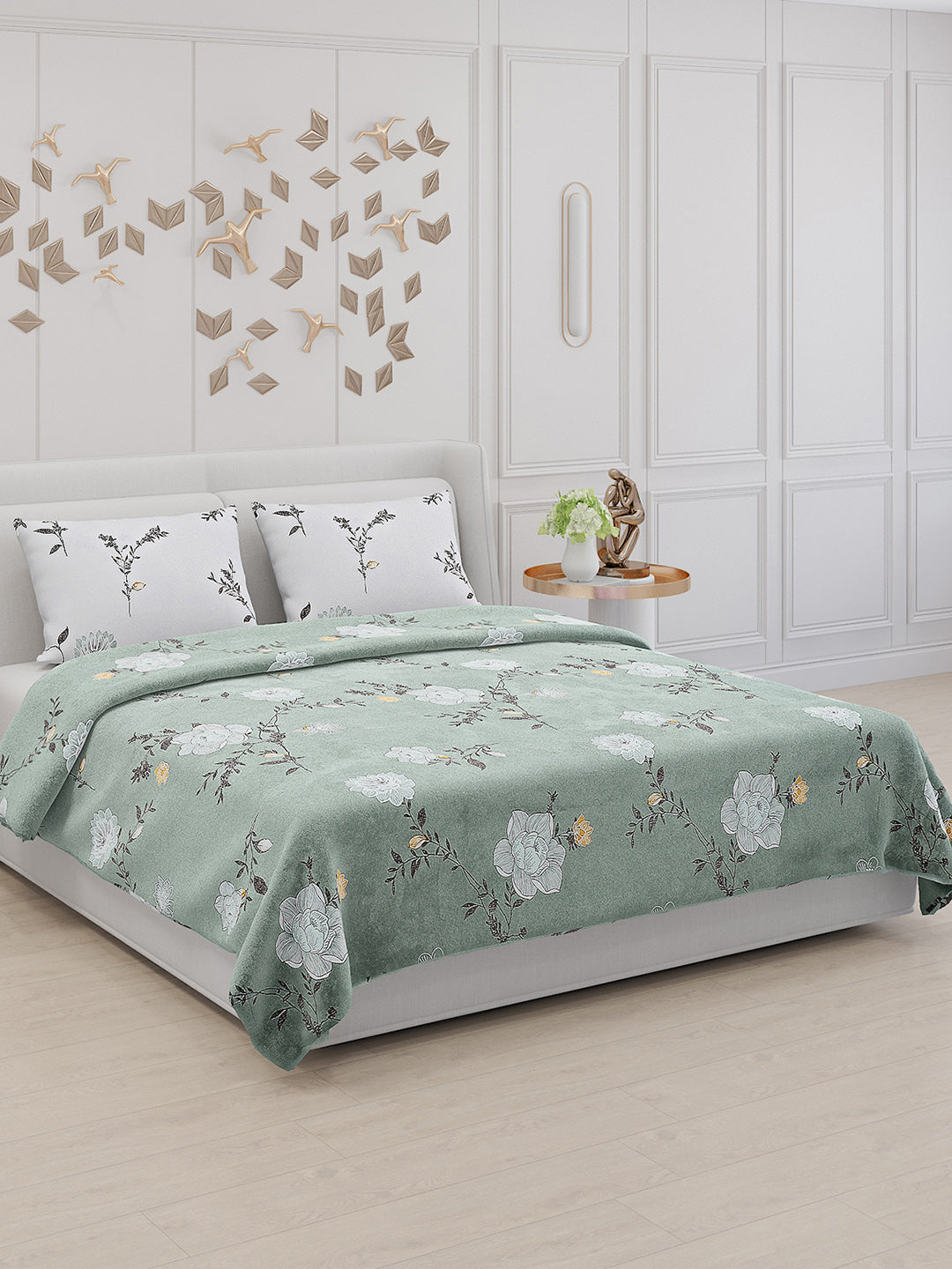 130 GSM Polyester Double Bed Bedsheet with 2 Pillow Covers