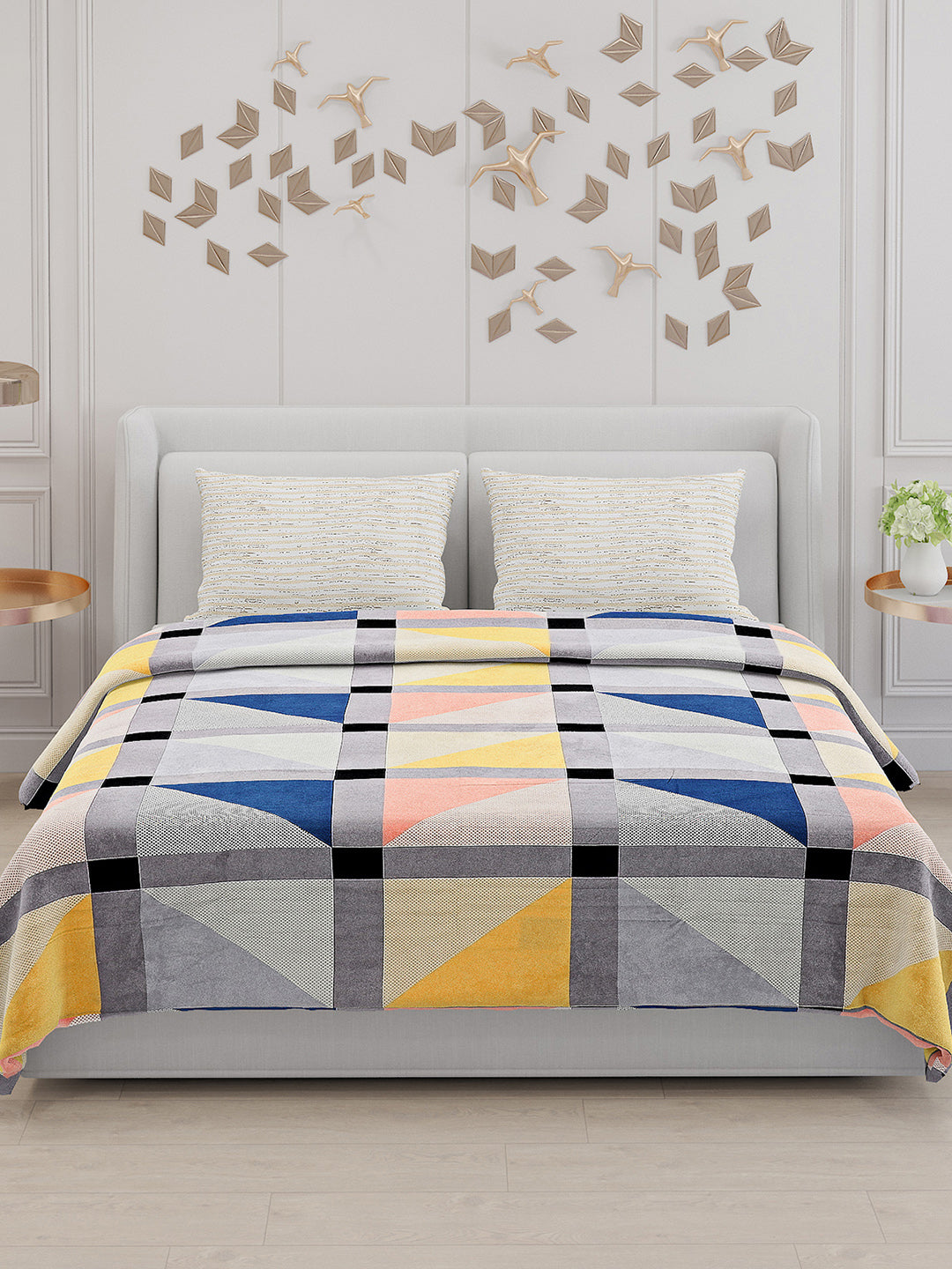 130 GSM Polyester Double Bed Bedsheet with 2 Pillow Covers