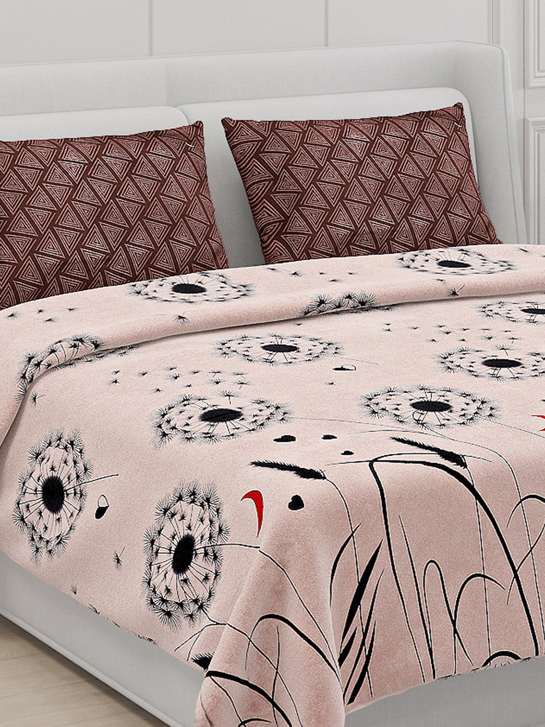 130 GSM Polyester Double Bed Bedsheet with 2 Pillow Covers