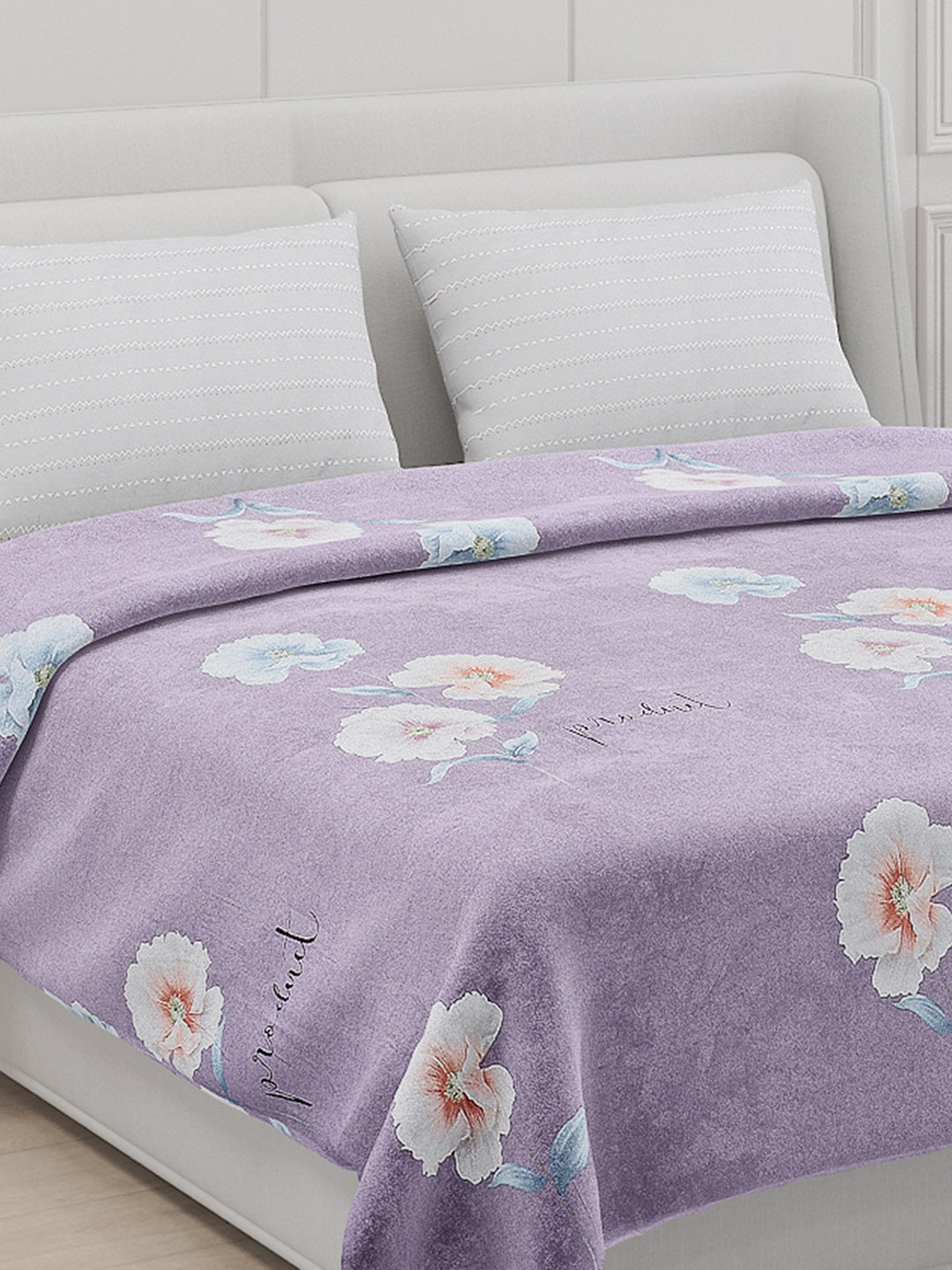 130 GSM Polyester Double Bed Bedsheet with 2 Pillow Covers