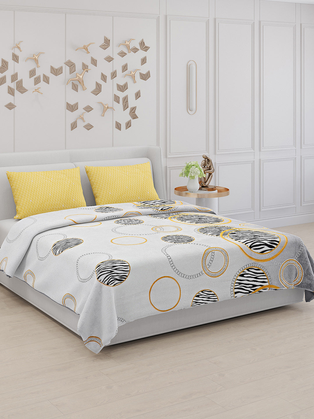 130 GSM Polyester Double Bed Bedsheet with 2 Pillow Covers