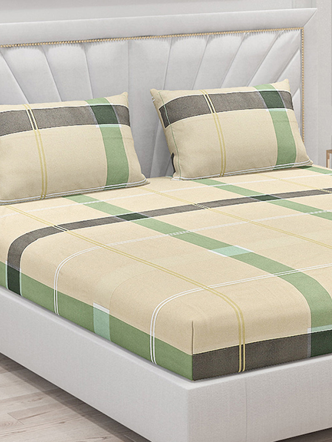 130 GSM Polyester Double Bed Bedsheet with 2 Pillow Covers