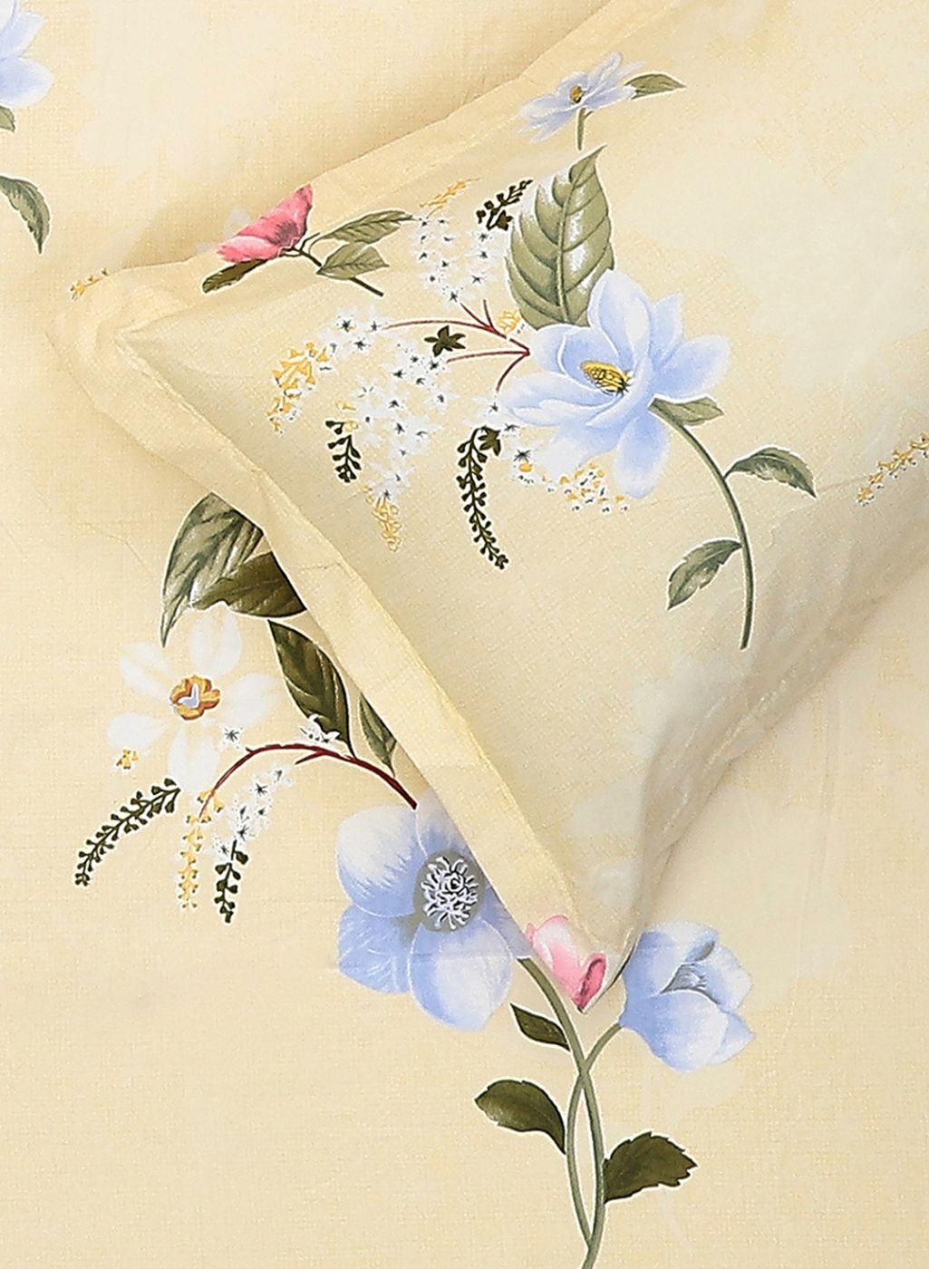 130 GSM Polyester Queen Bedsheet with 2 Pillow Covers