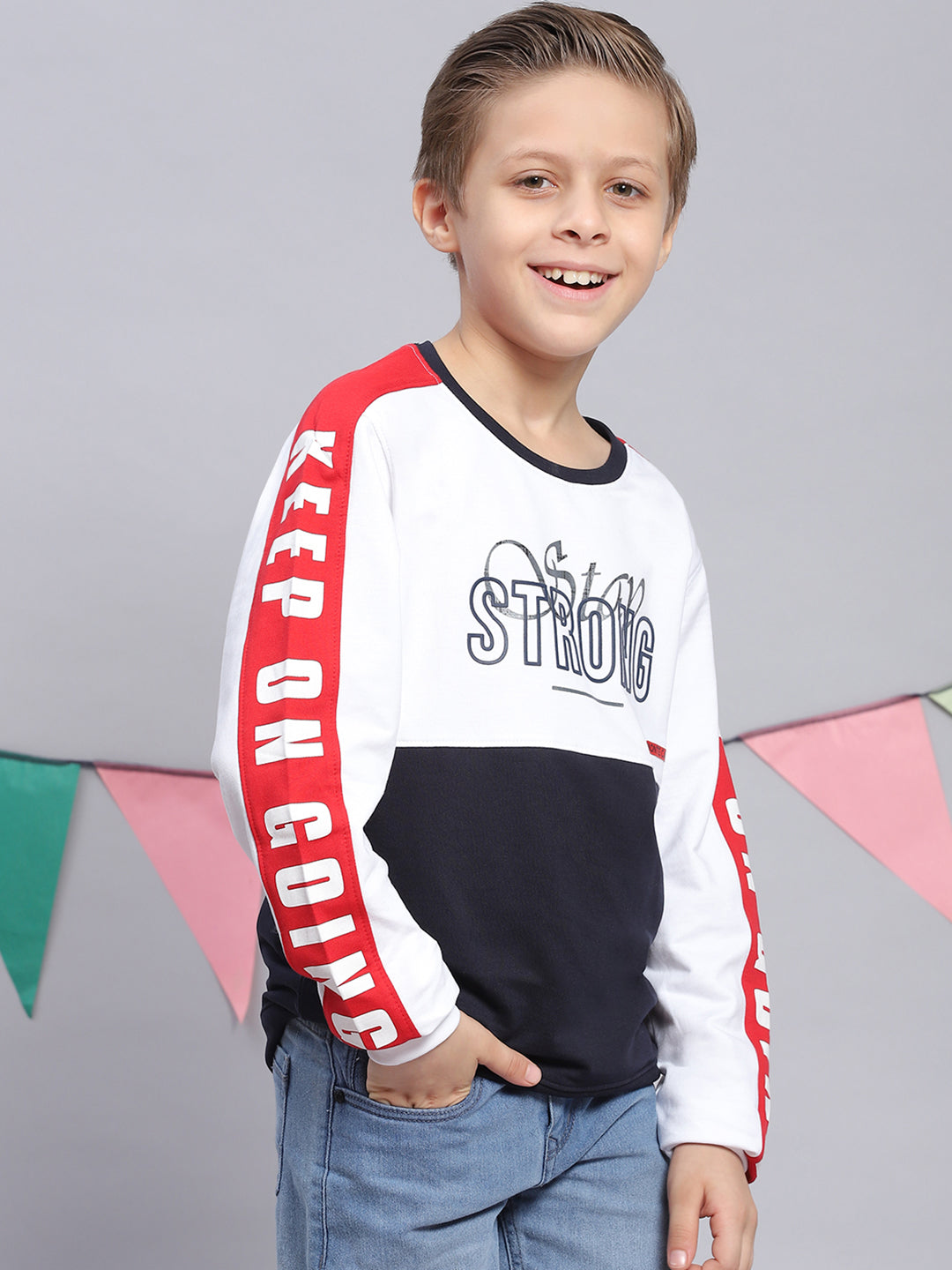 Boys White Printed Round Neck Full Sleeve Sweatshirt