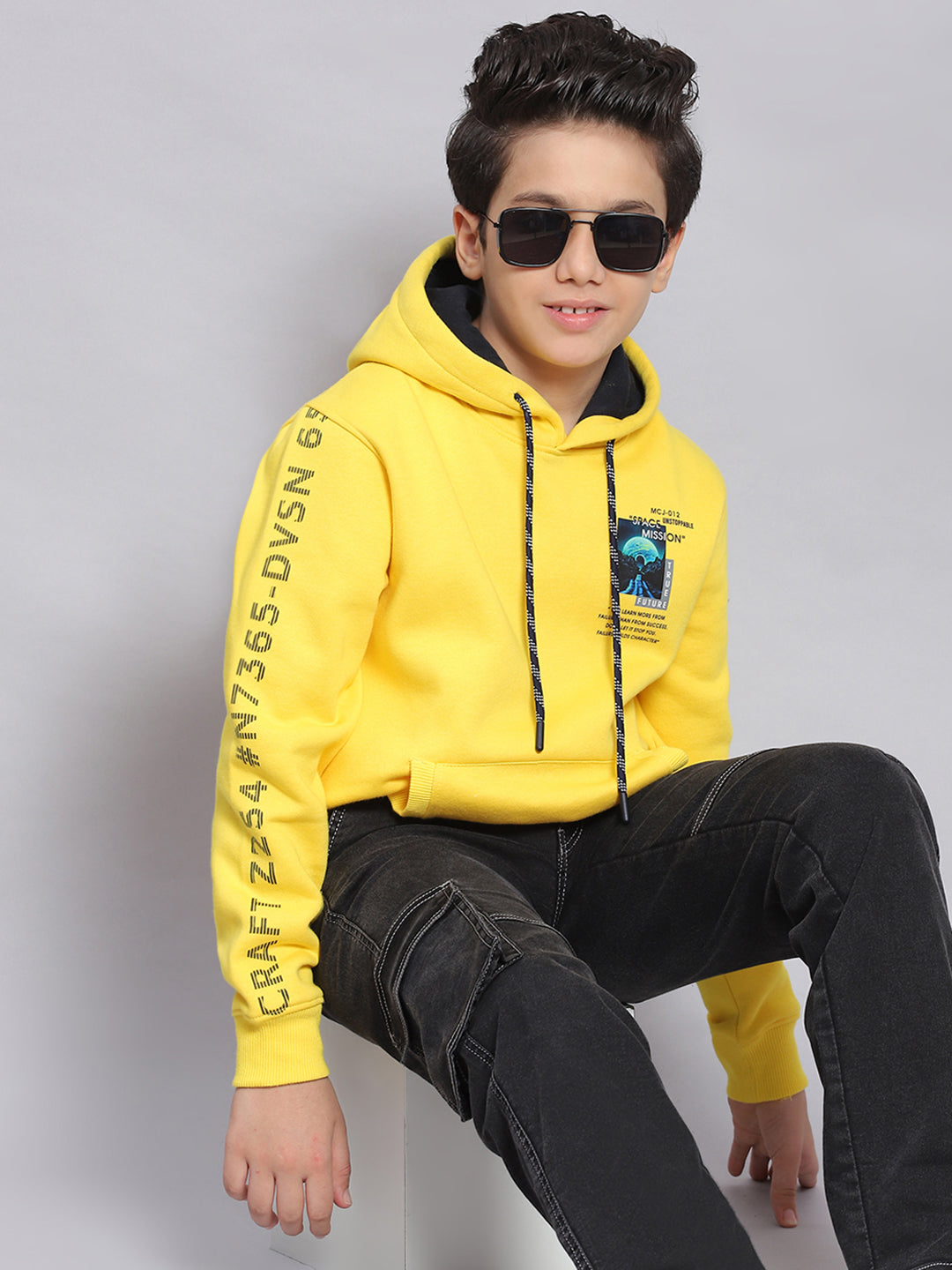 Boys Yellow Printed Hooded Full Sleeve Sweatshirt