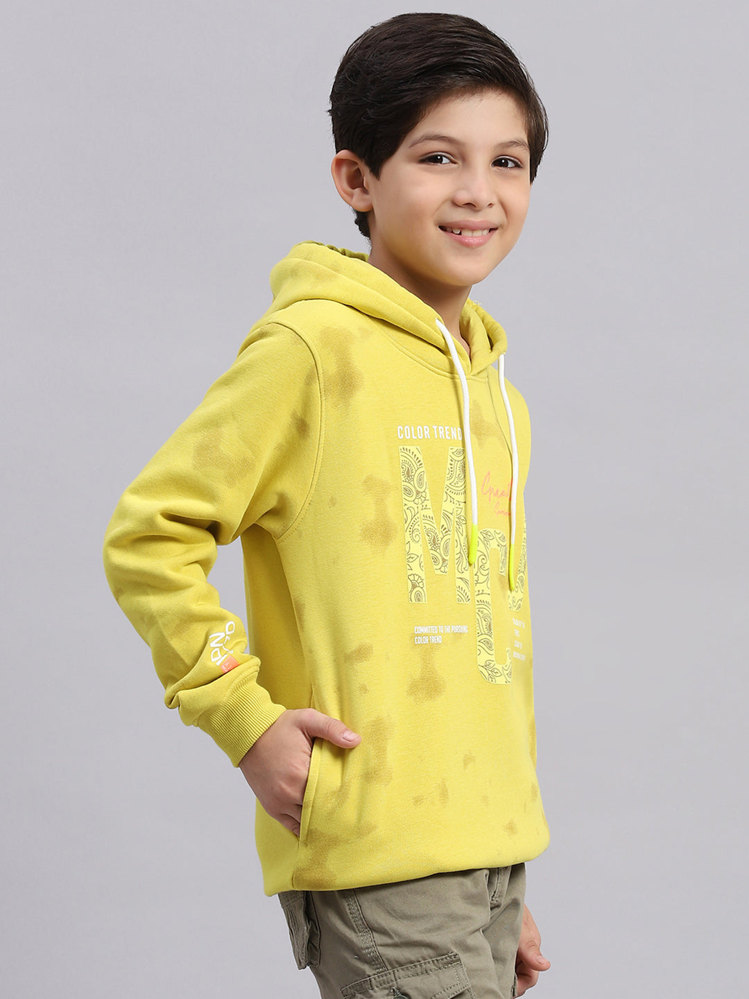 Boys Yellow Printed Round Neck Full Sleeve Sweatshirt