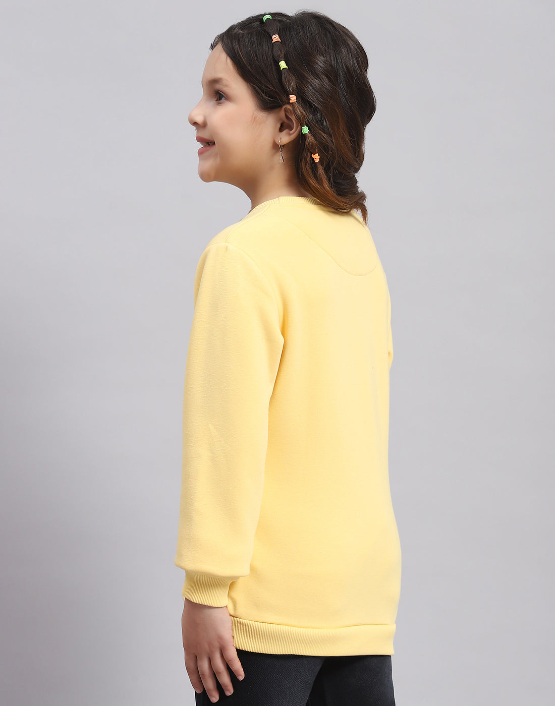 Girls Yellow Embellished Round Neck Full Sleeve Sweatshirt