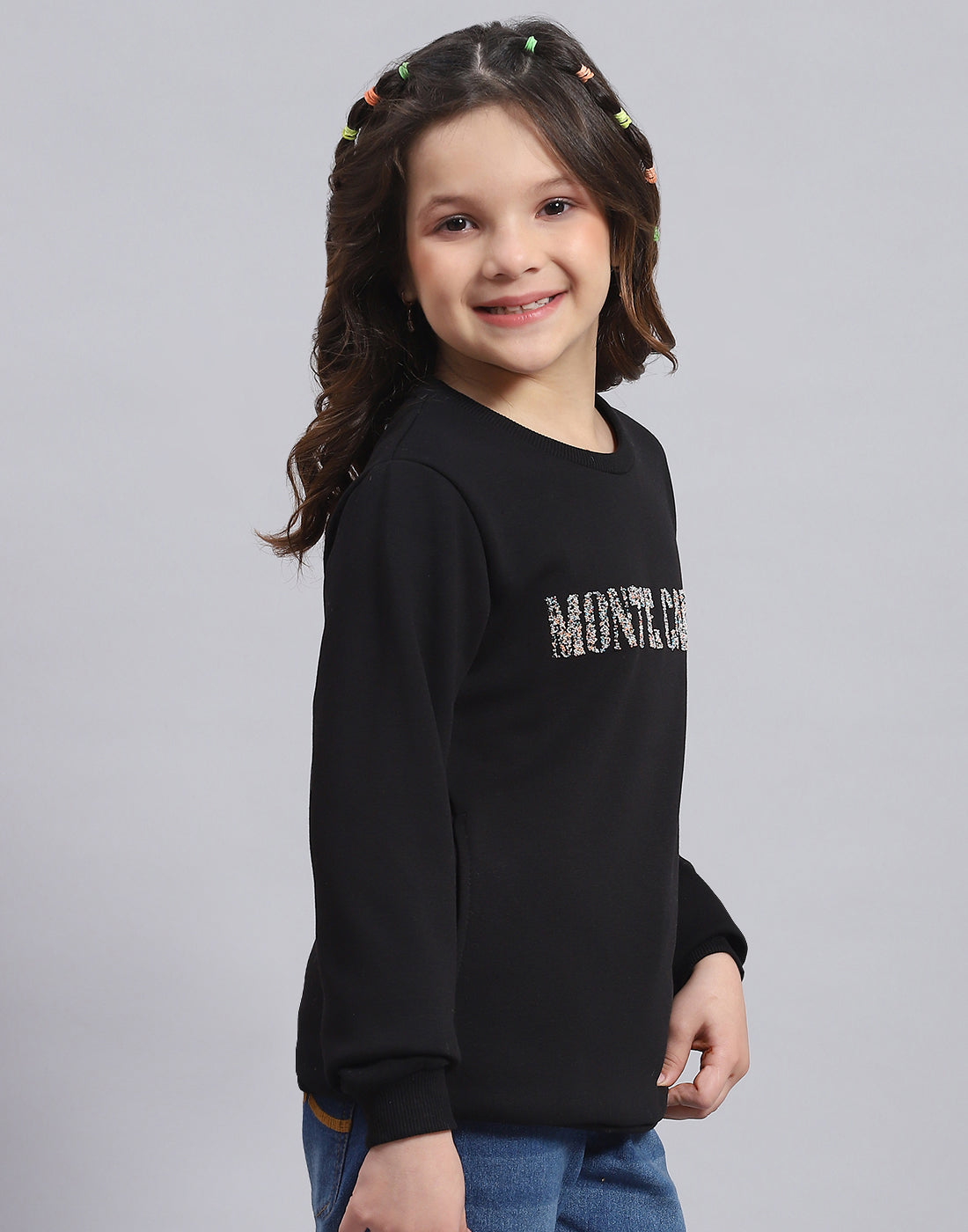 Girls Black Embellished Round Neck Full Sleeve Sweatshirt