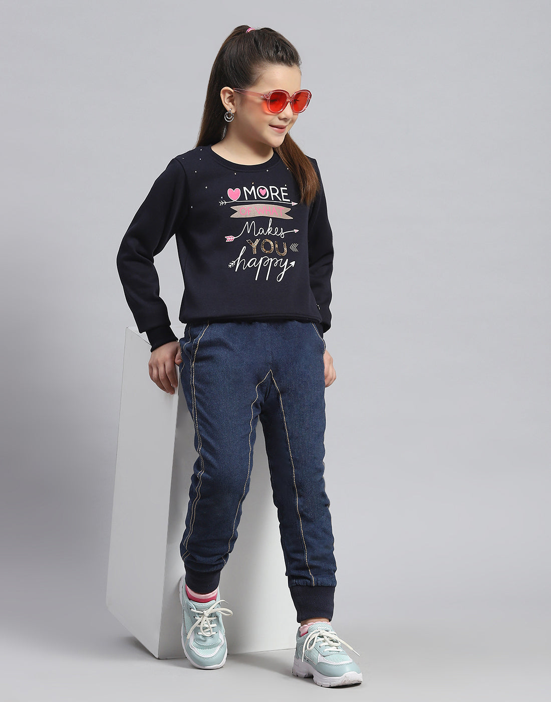 Girls Navy Blue Printed Round Neck Full Sleeve Sweatshirt