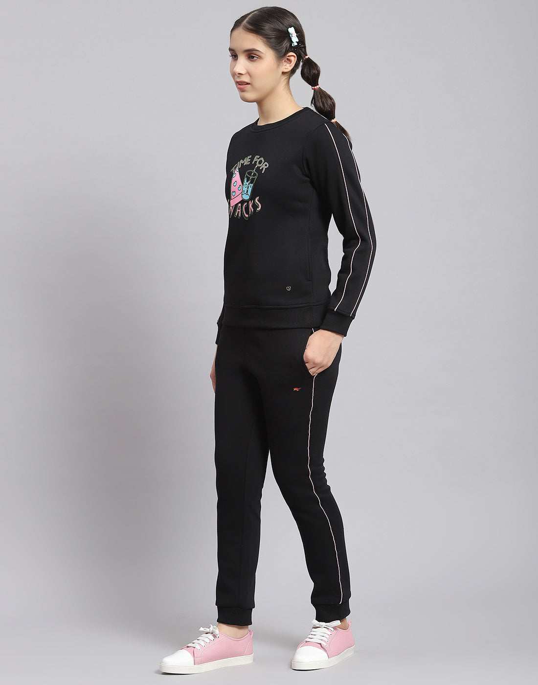 Girls Black Printed Round Neck Full Sleeve Tracksuit