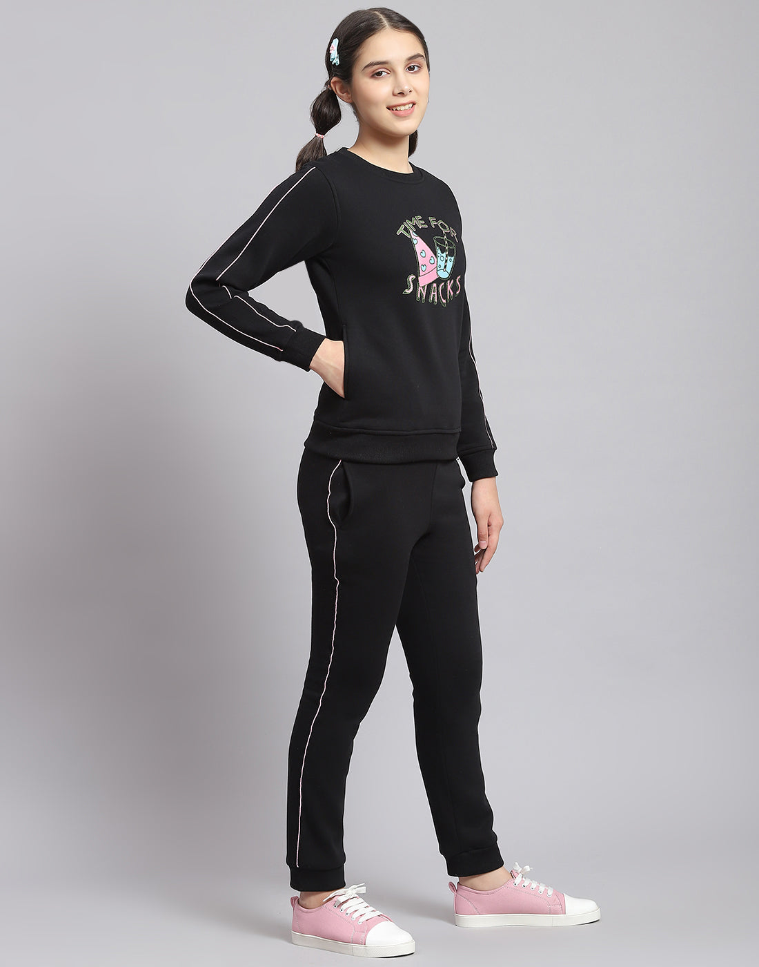 Girls Black Printed Round Neck Full Sleeve Tracksuit