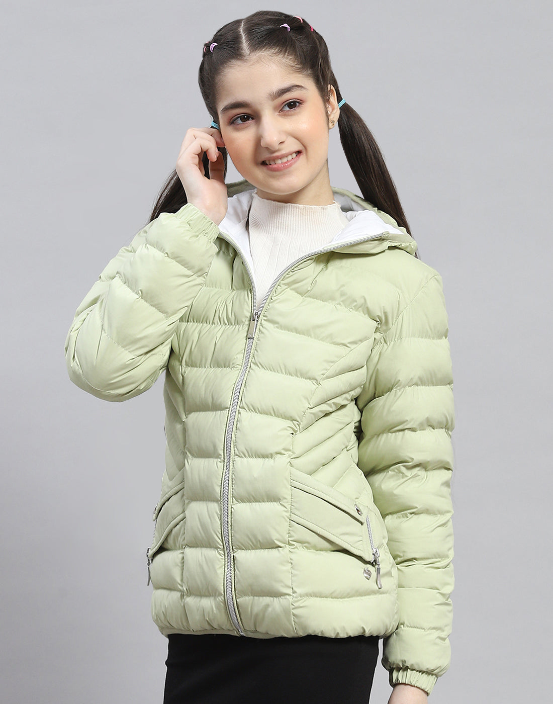 Girls Green Solid Hooded Full Sleeve Girls Jacket