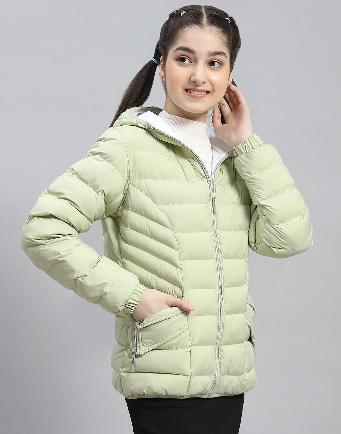 Girls Green Solid Hooded Full Sleeve Girls Jacket